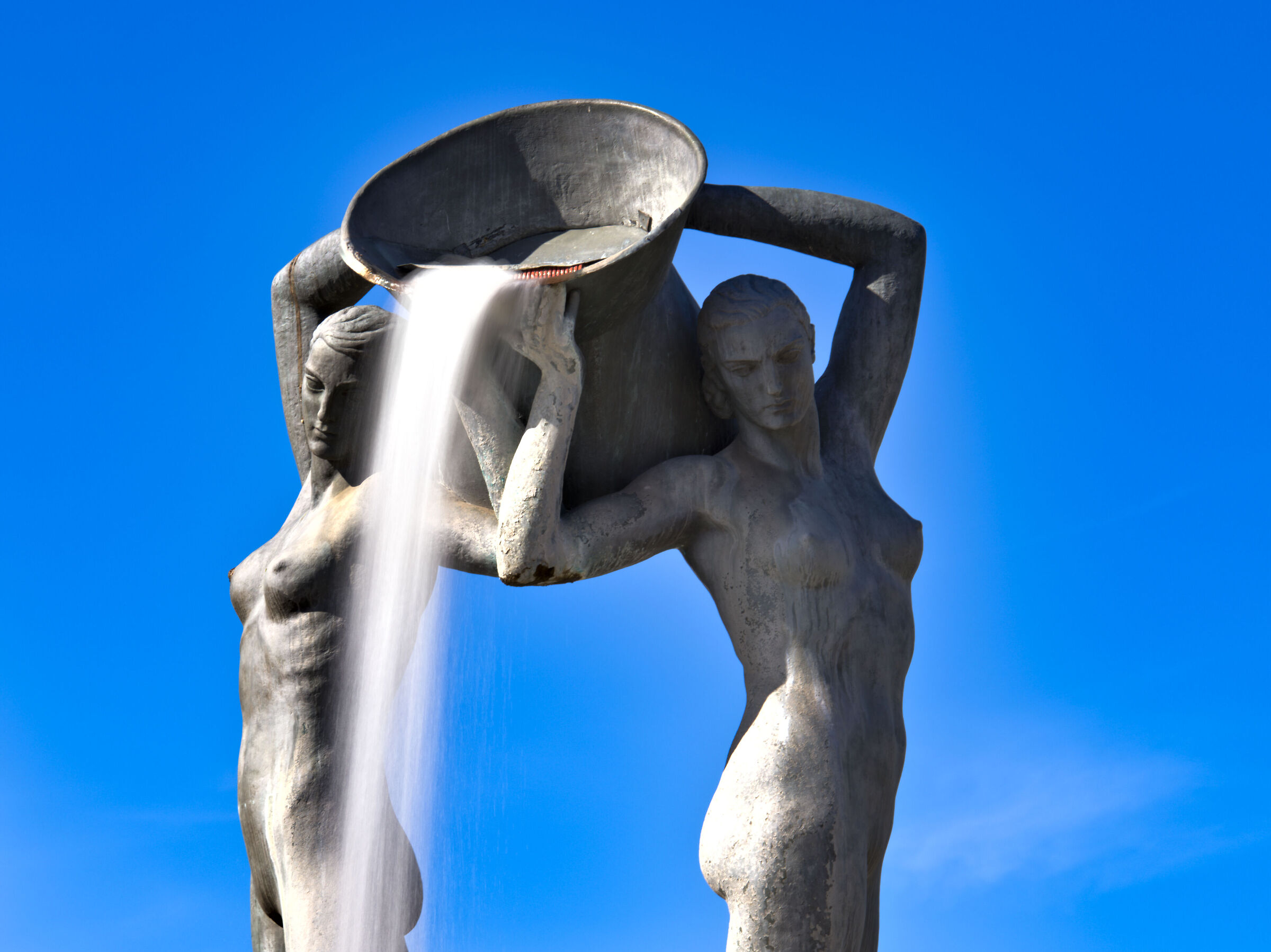 Fontana luminosa, L'Aquila