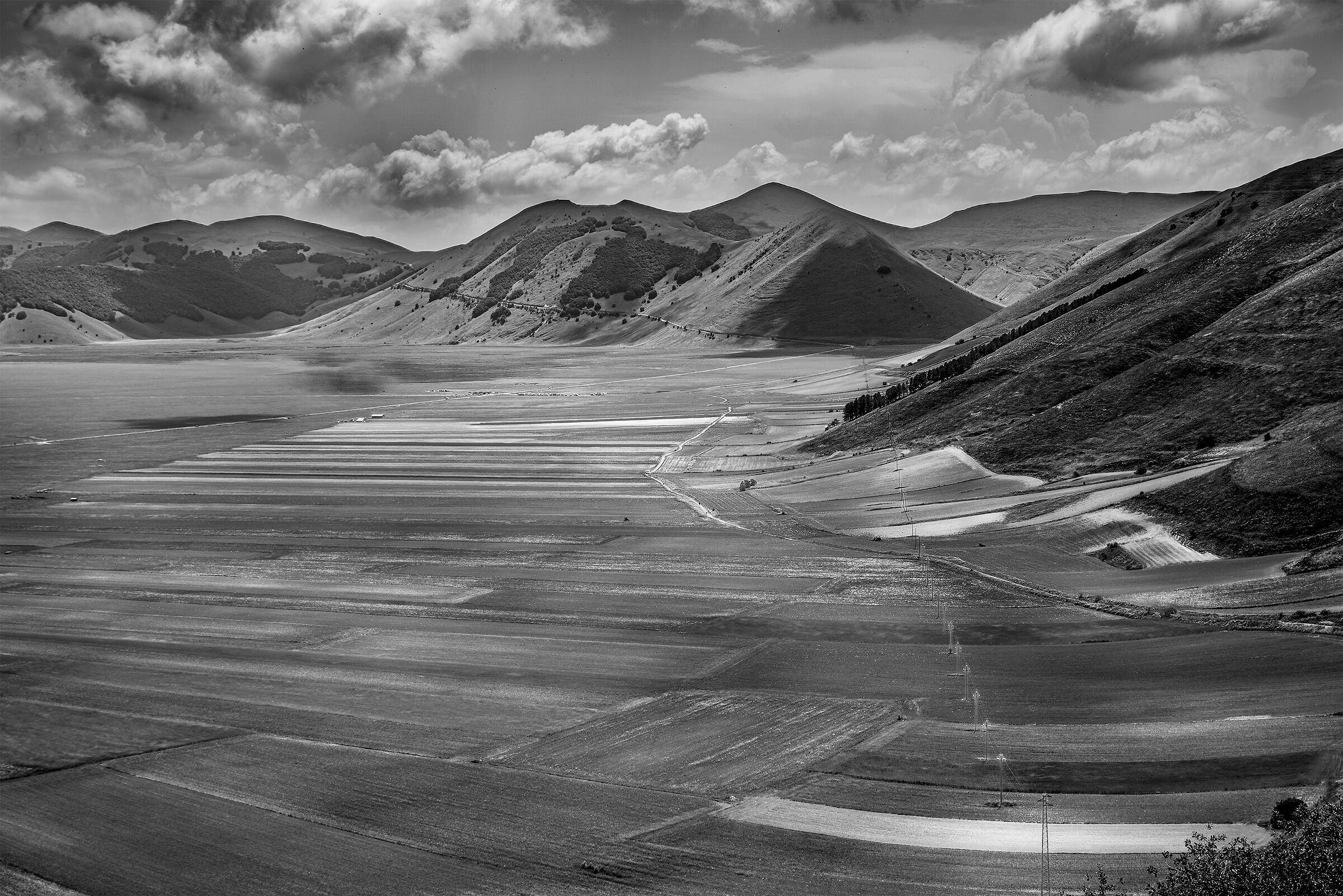 let's try Castelluccio in Black and White