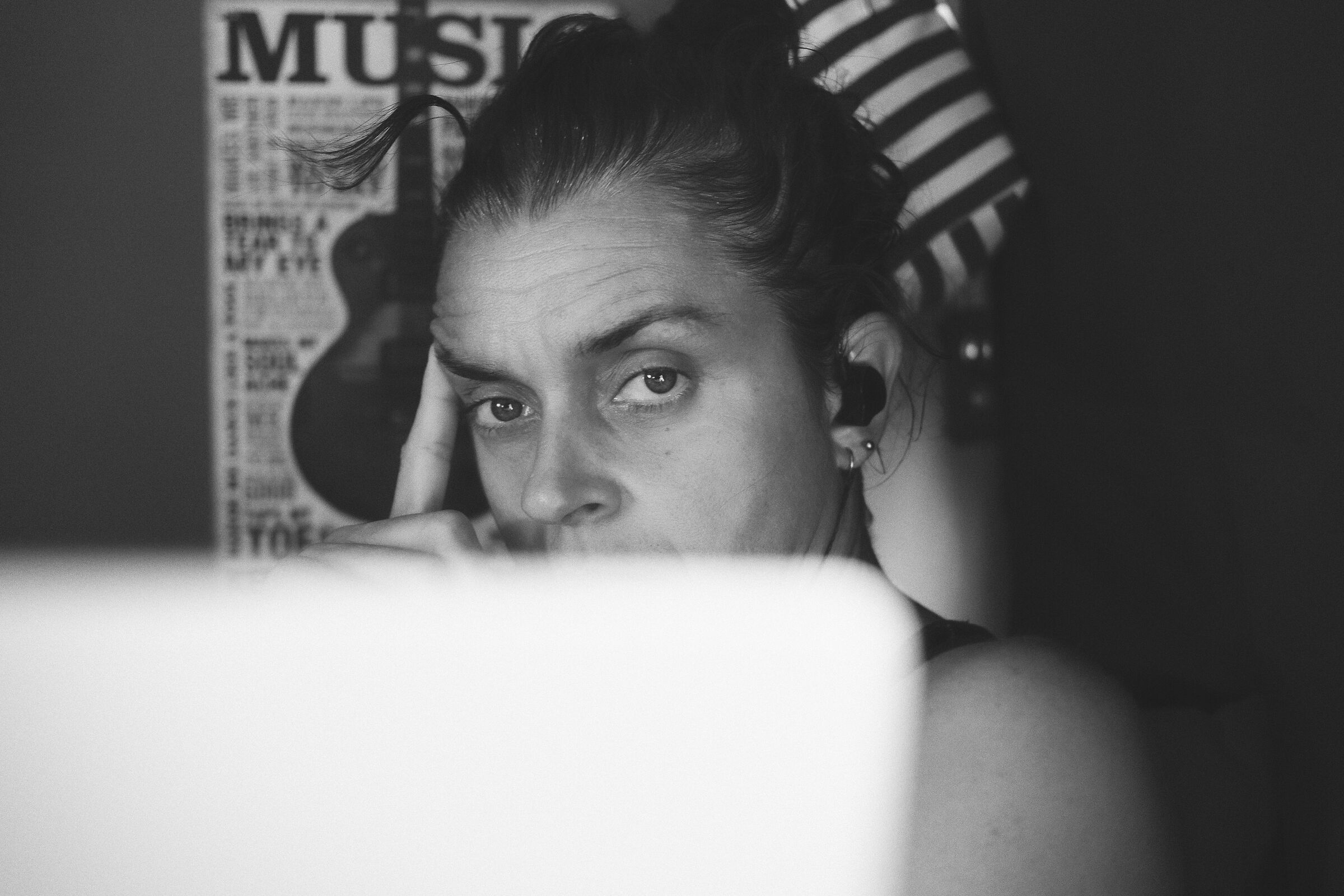 Between thoughts and music