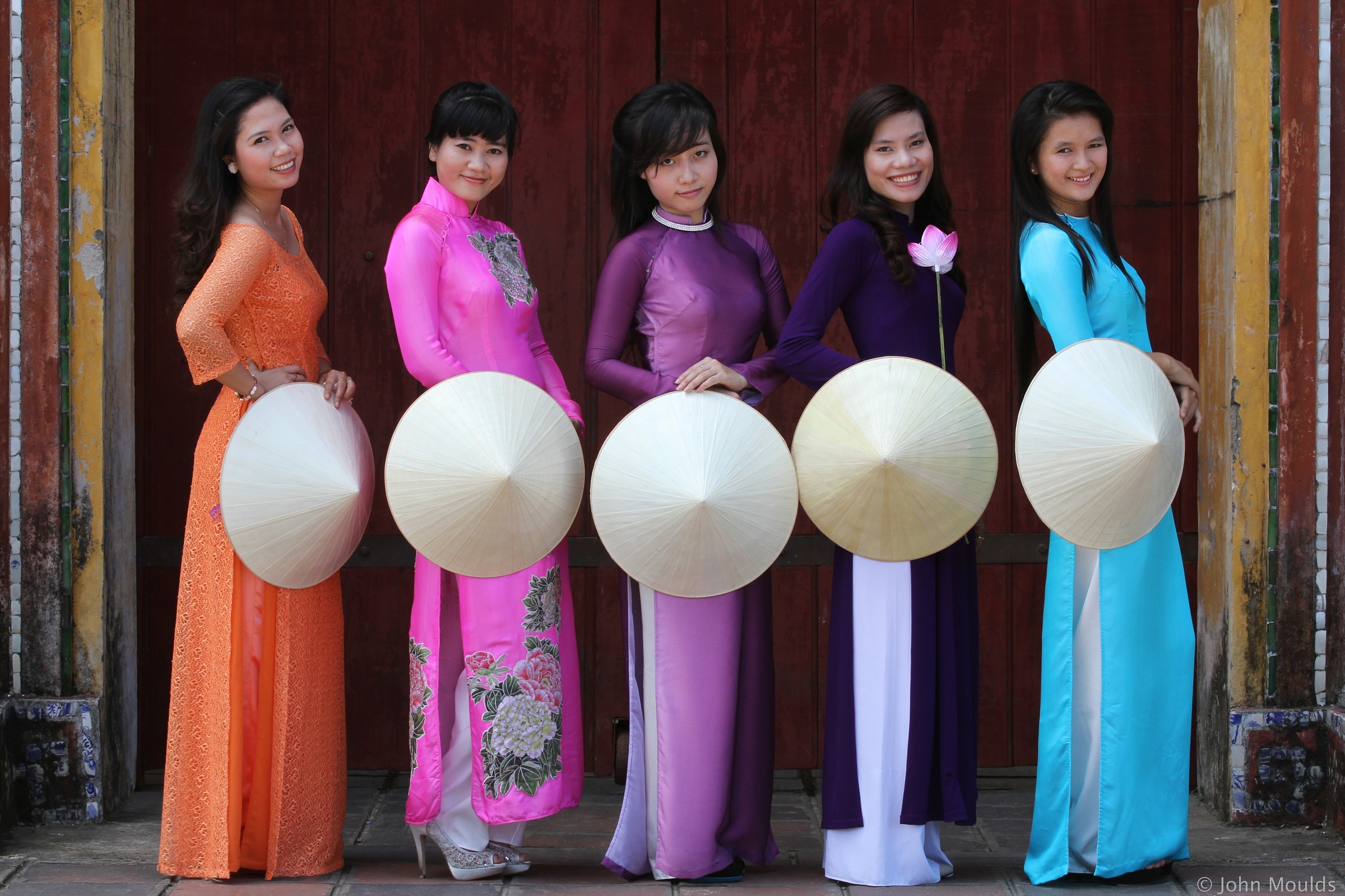 Il 5 Ao Dai di ...