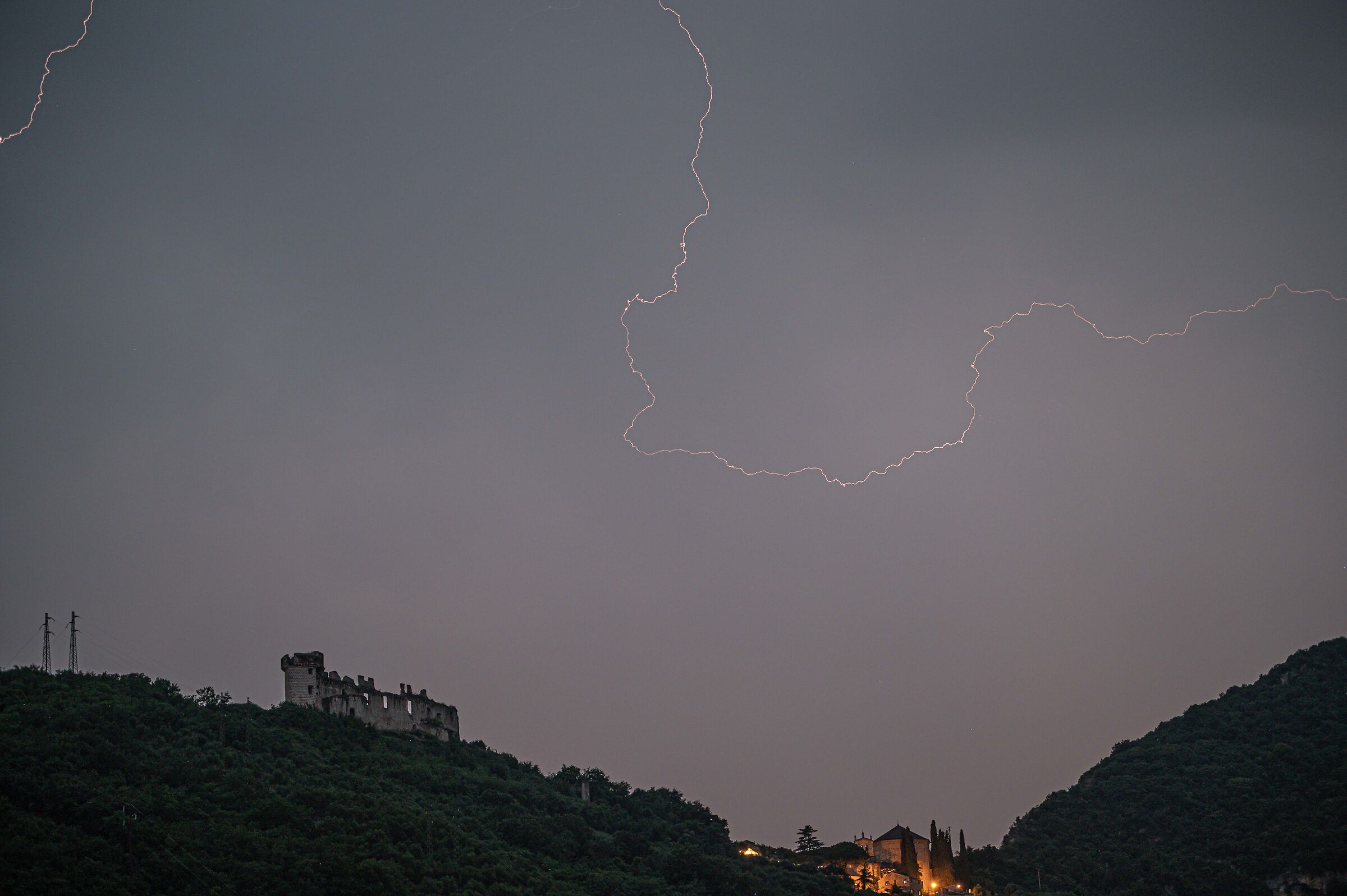 Temporale del 21 giugno 2025. Castel Govone Finalborgo