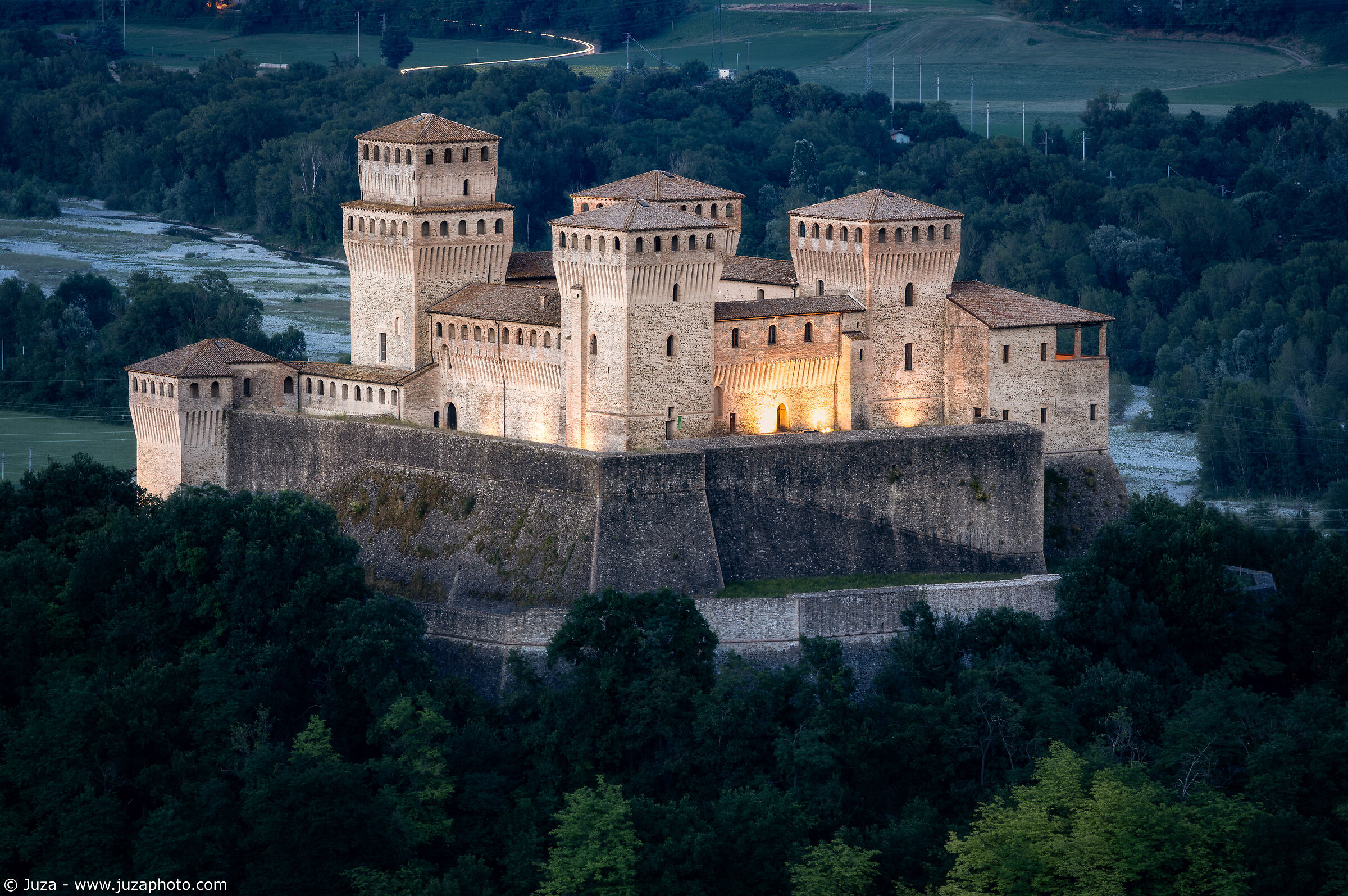 Blue hour in Torrechiara
