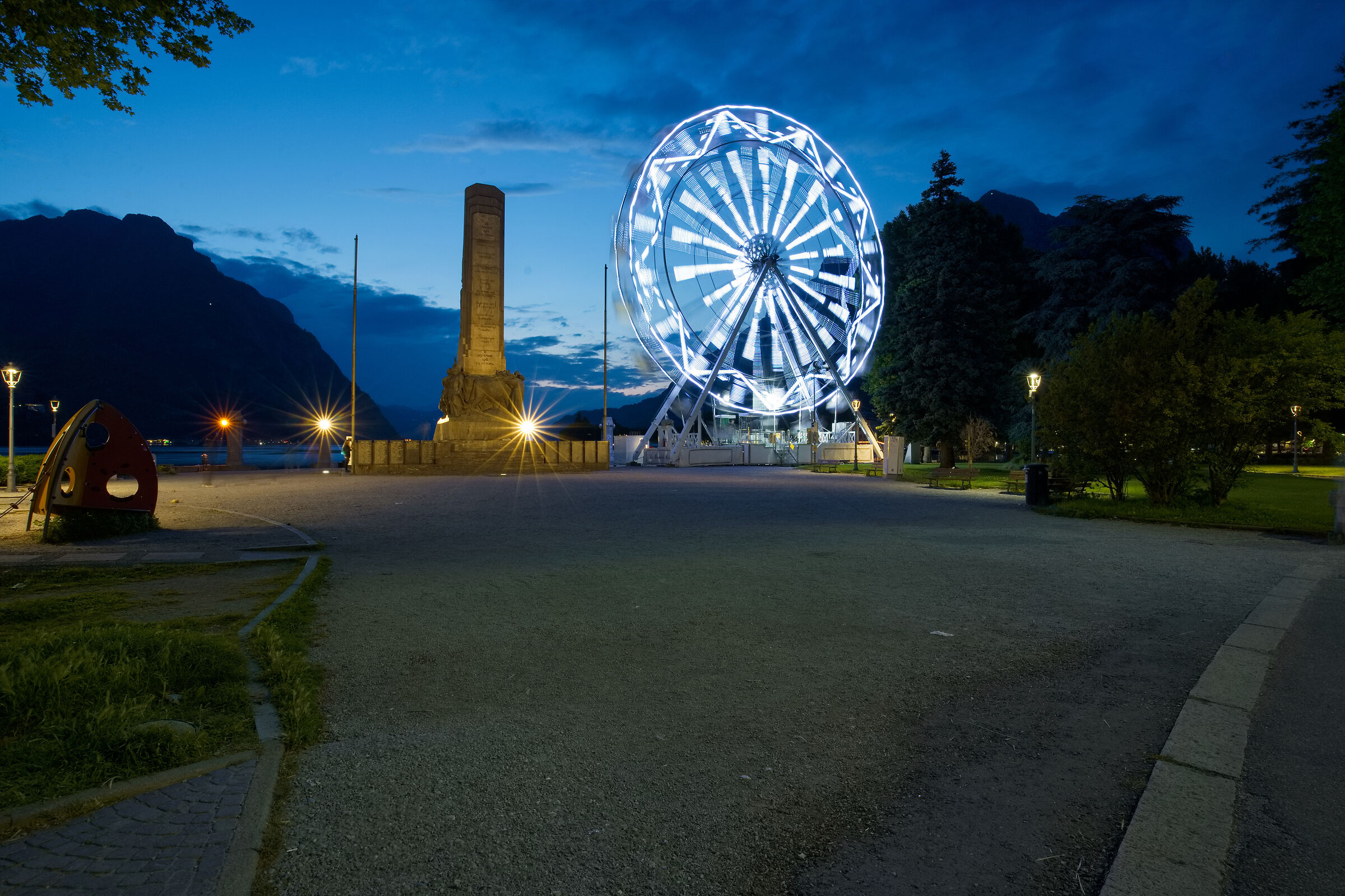 Qualche settimana prima della sua caduta.
