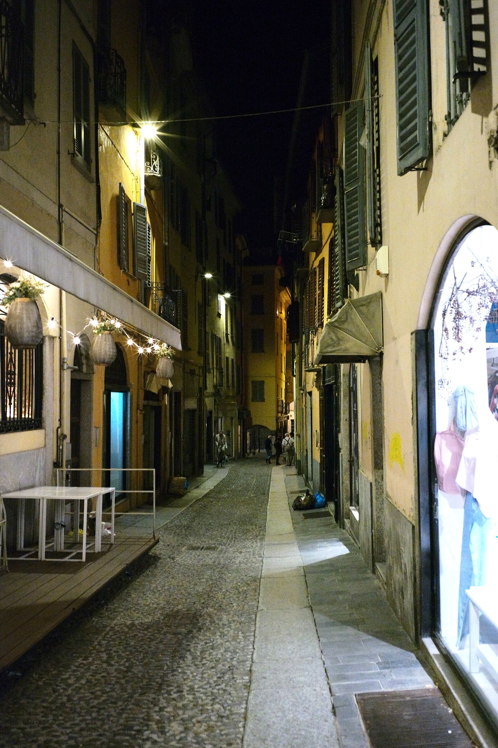 Si spegne anche l'insegna di quell'ultimo caff&egrav...