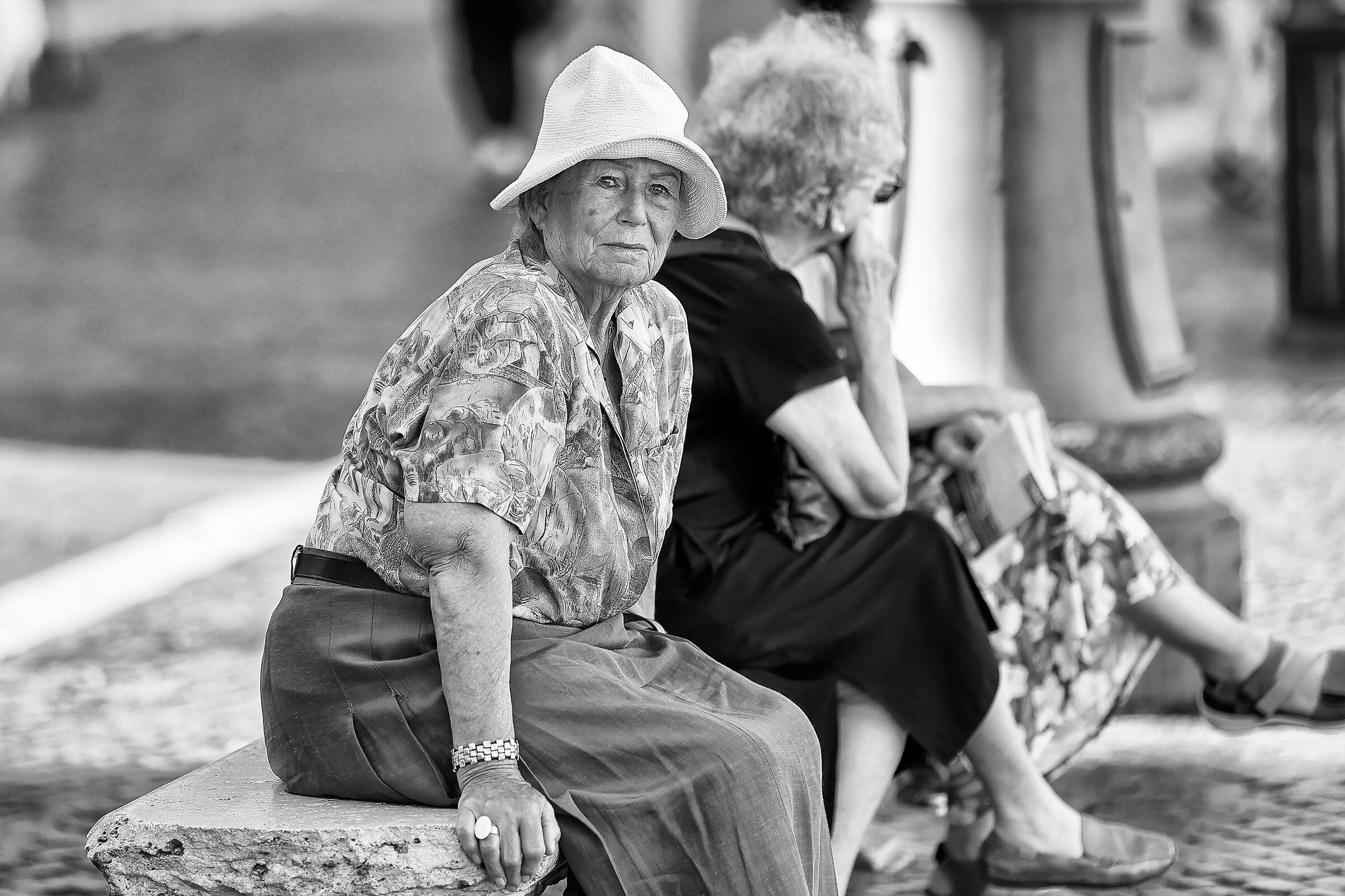 Meriggiare pallido e assorto