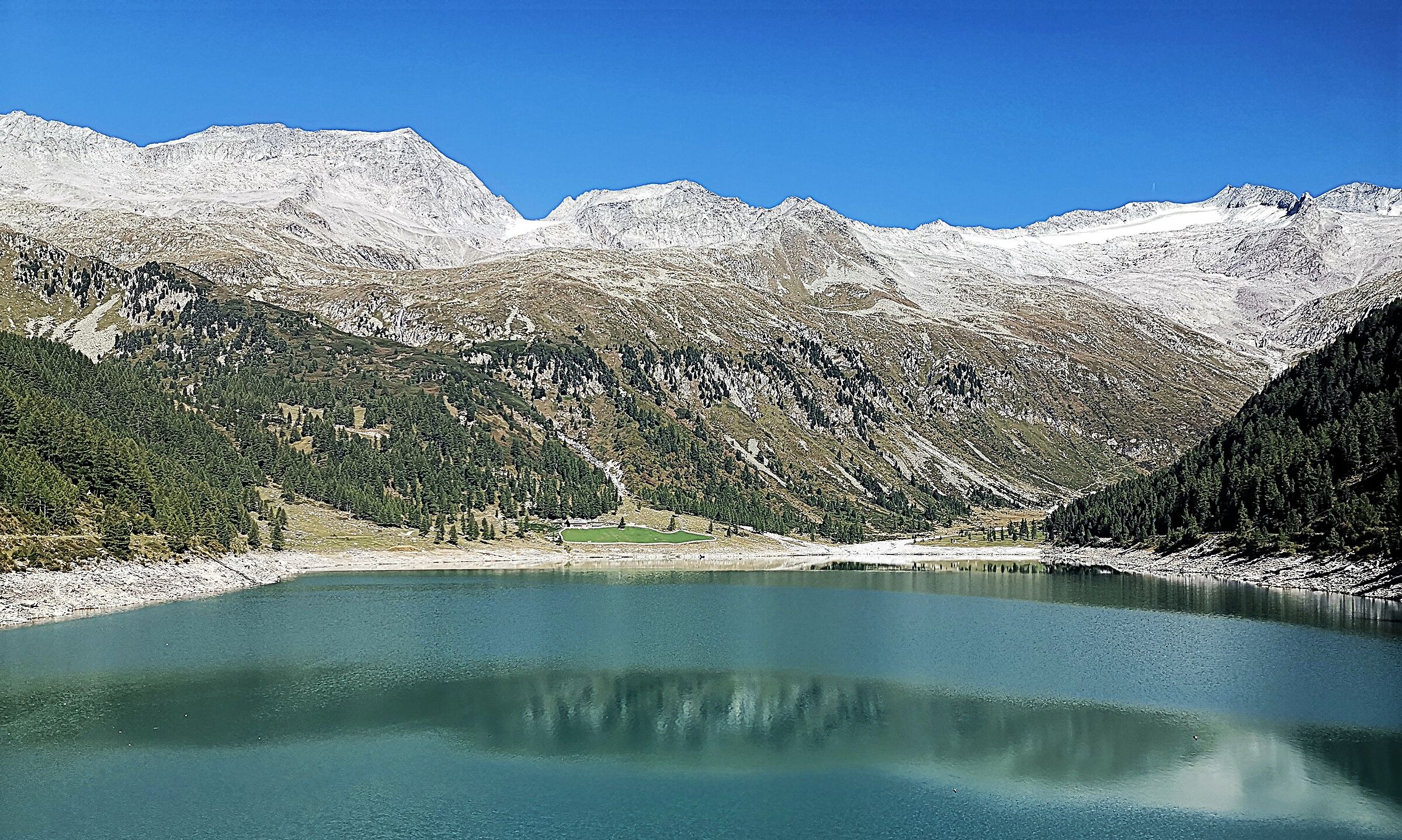 Postcard Lake Neves...