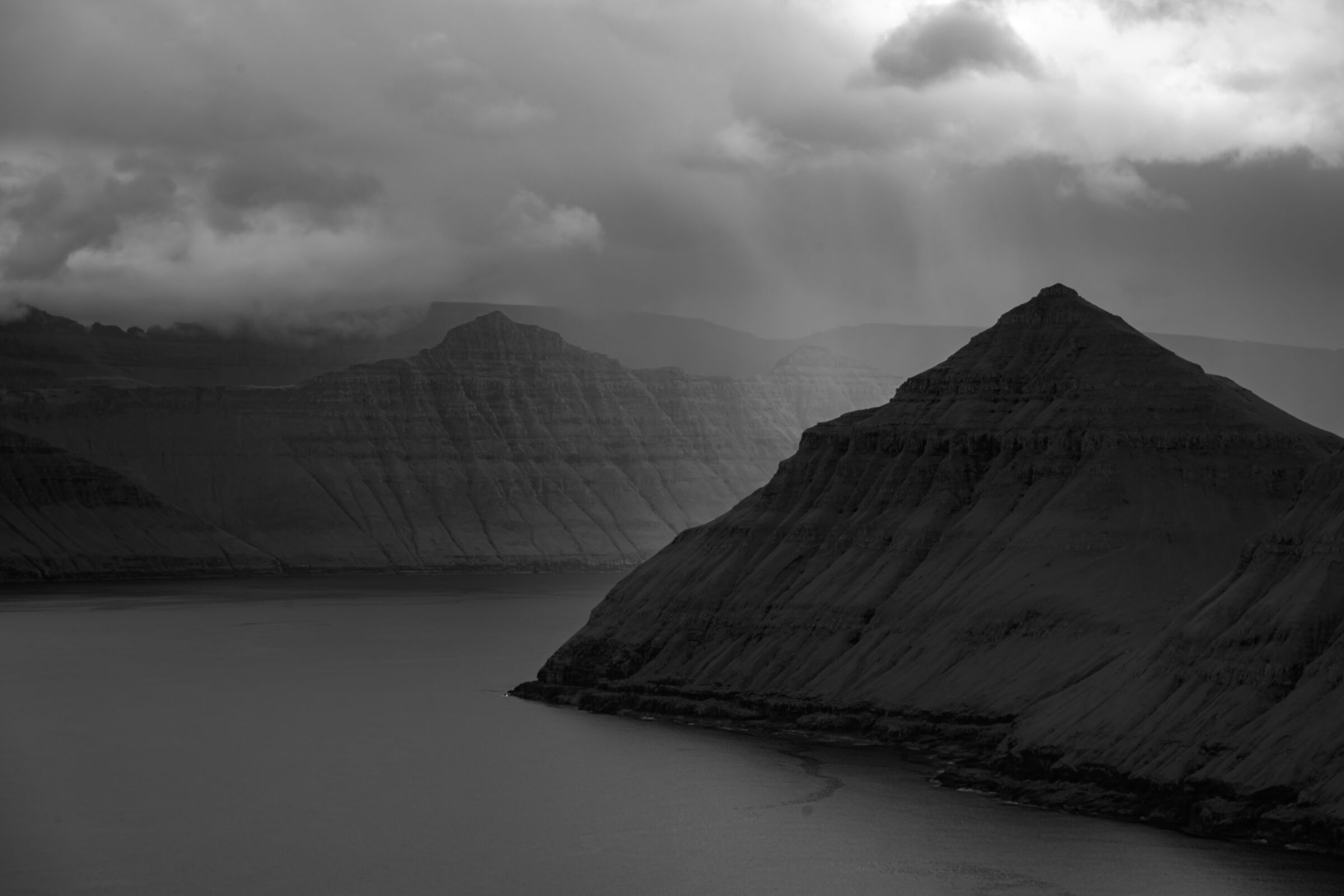 Funningur Fjord B&W
