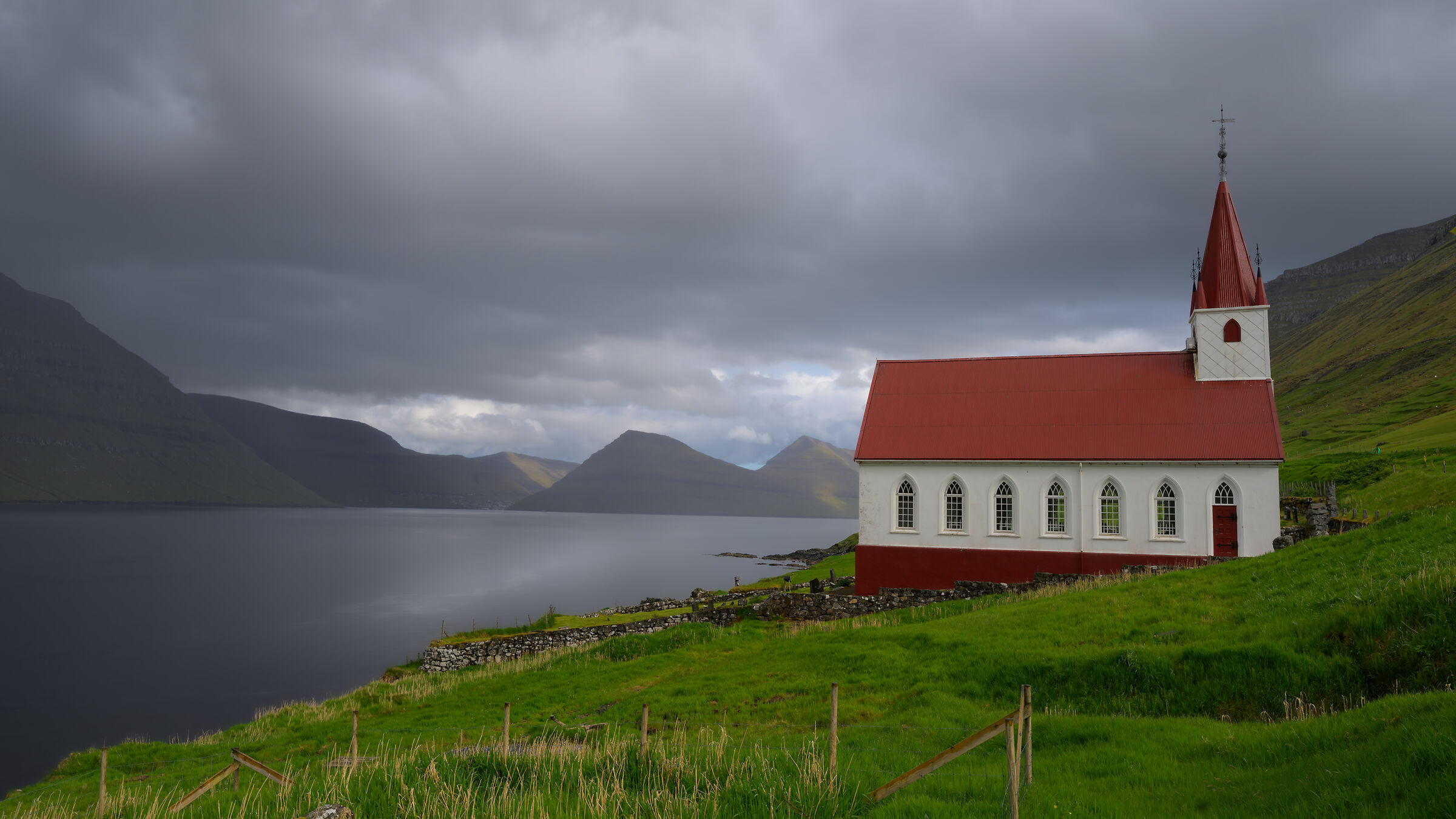 Húsar Kirkja - Kalsoy