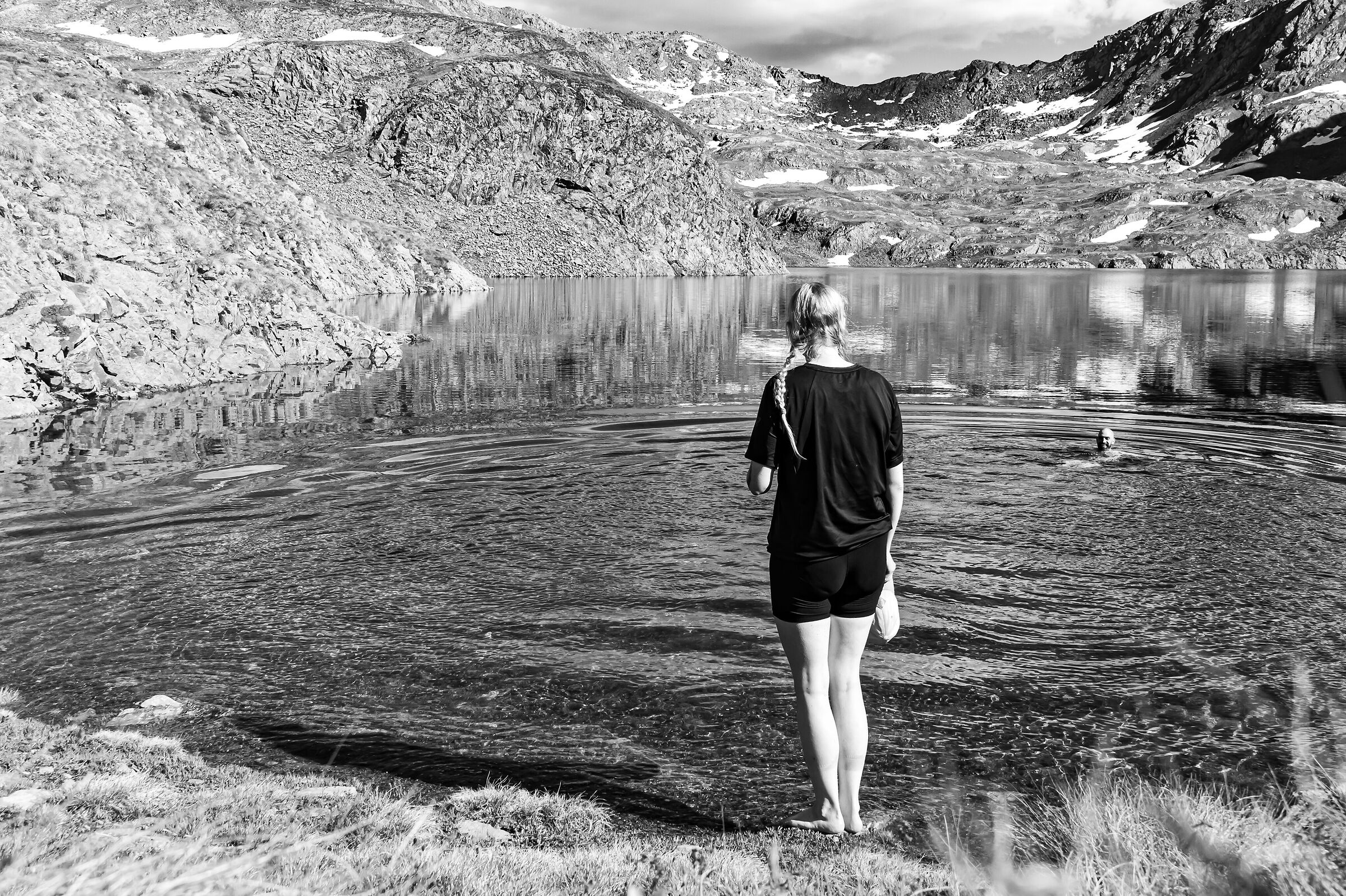 Sony NEX-5 18-135 22mm 1/400 f/8 ISO200 Picol Lake