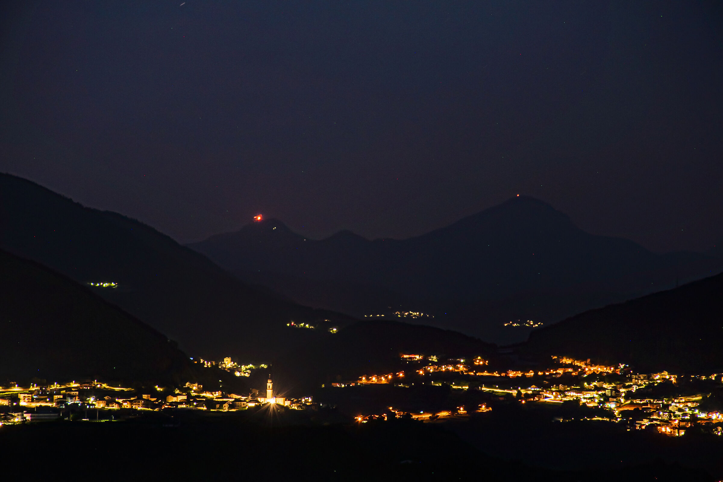 Fires of the Sacred Heart on the peaks of South Tyrol