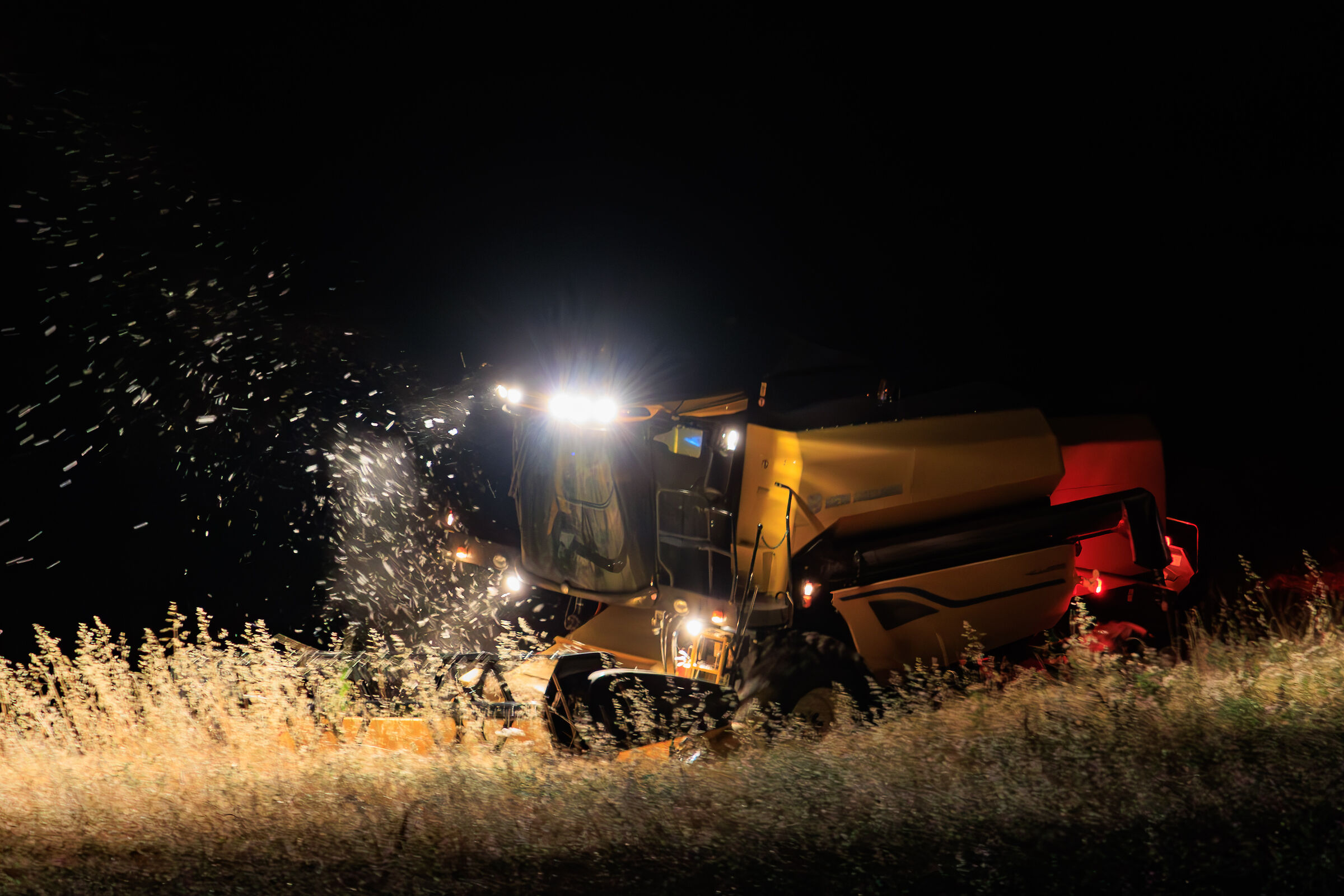 Trebbiatura by Night