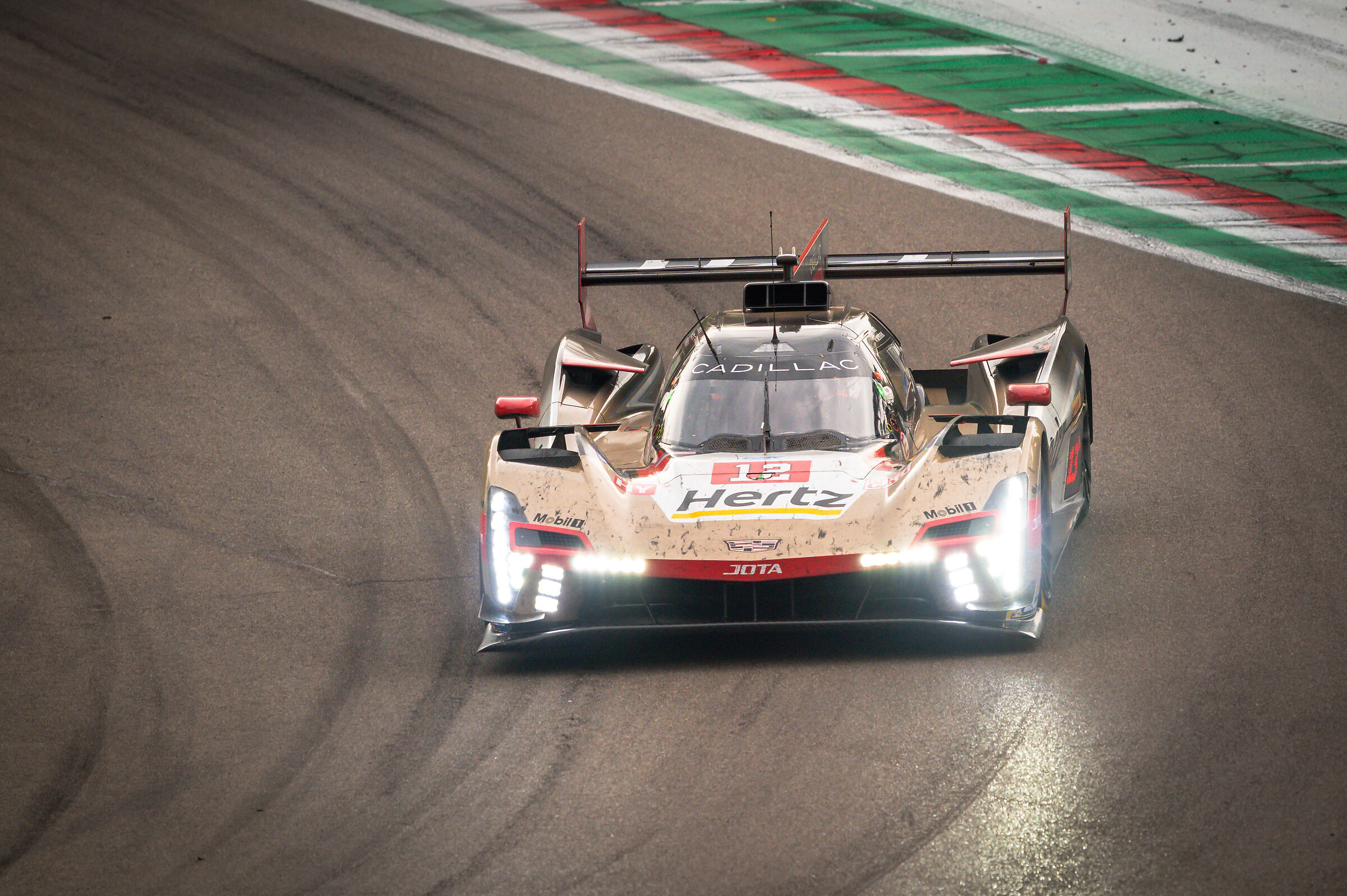 Cadillac hypercar: headlights on, adrenaline at its peak