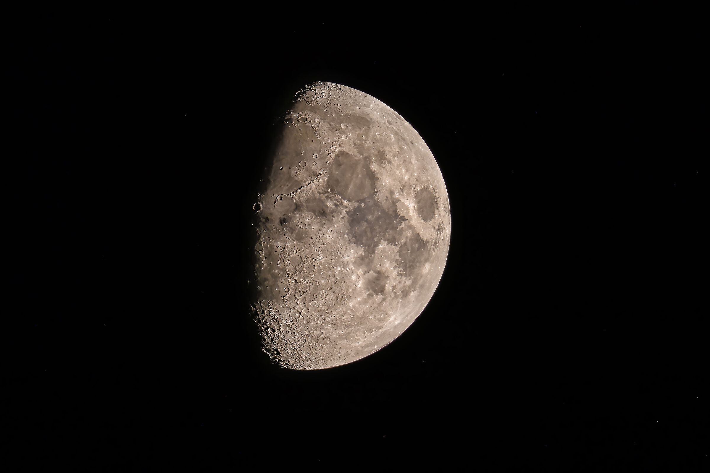 luna di pochi minuti fa