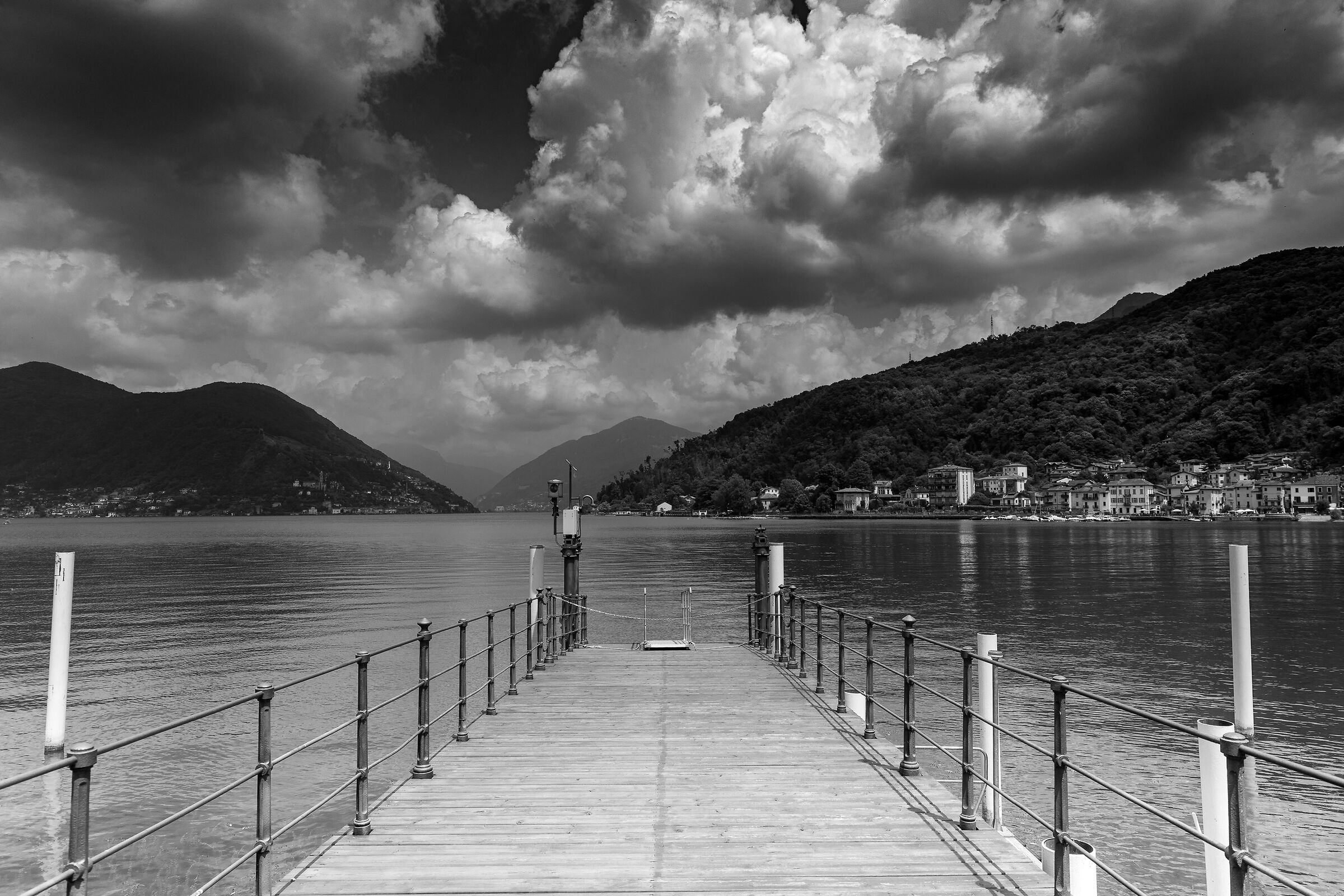 Lake Ceresio, before the storm