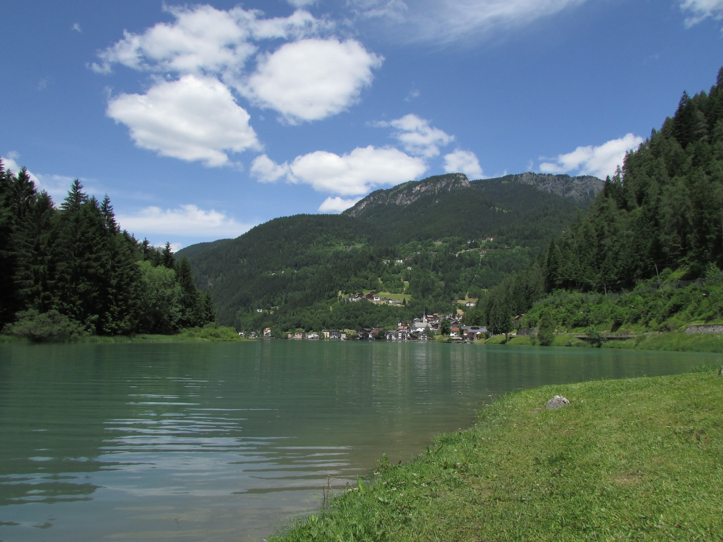 Alleghe e il lago omonimo