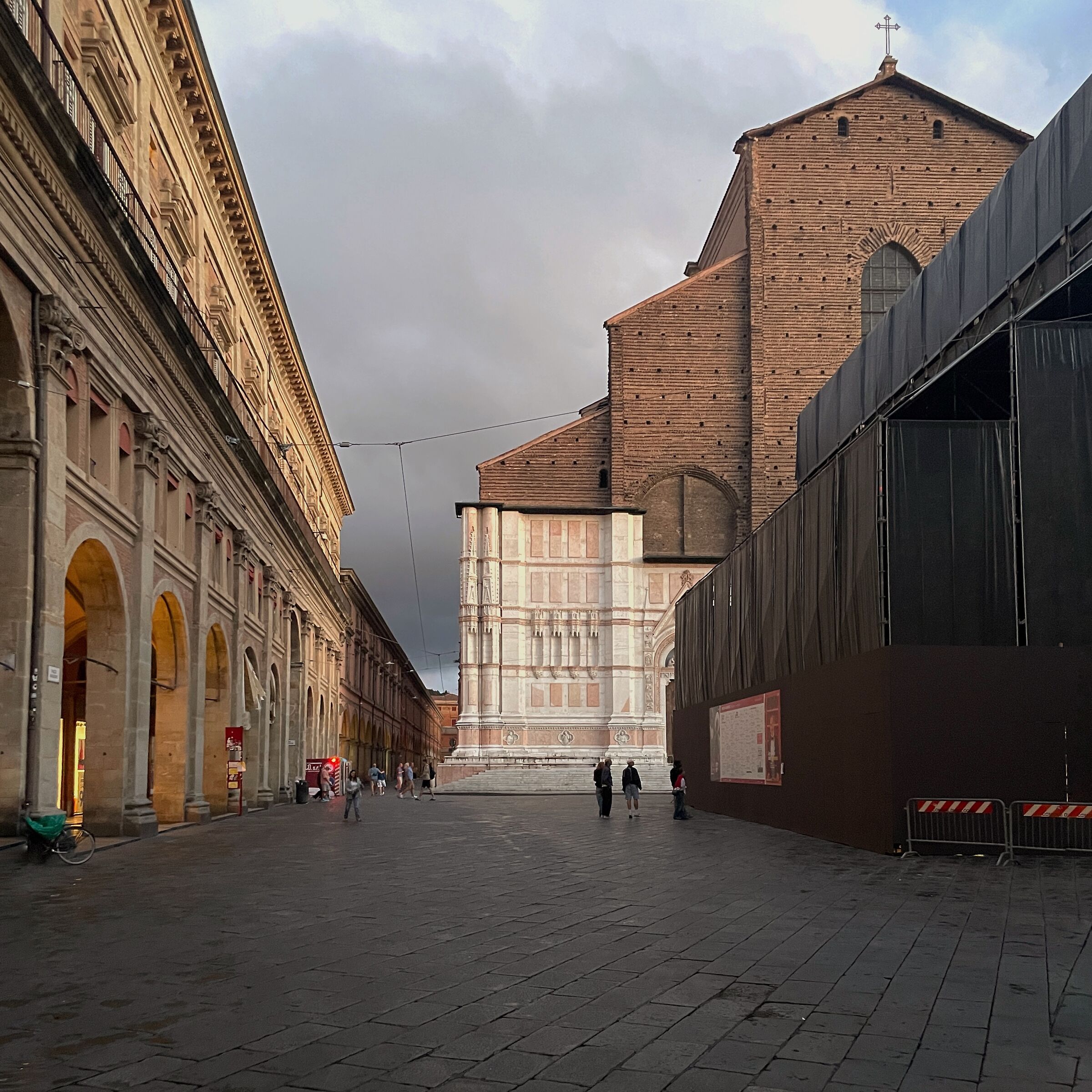 Bologna, prima del buio