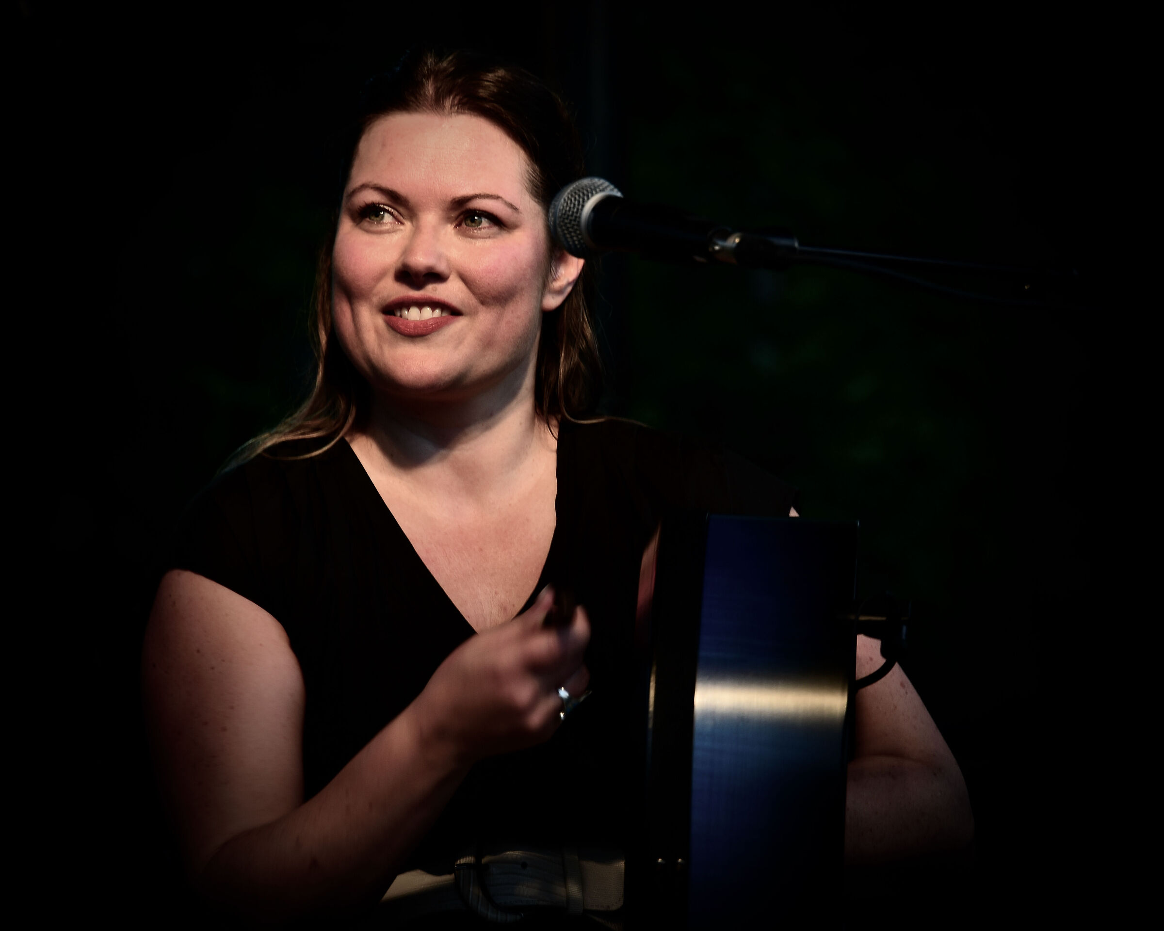 Maude si esibisce alla O'Neill House l'8 luglio 2025