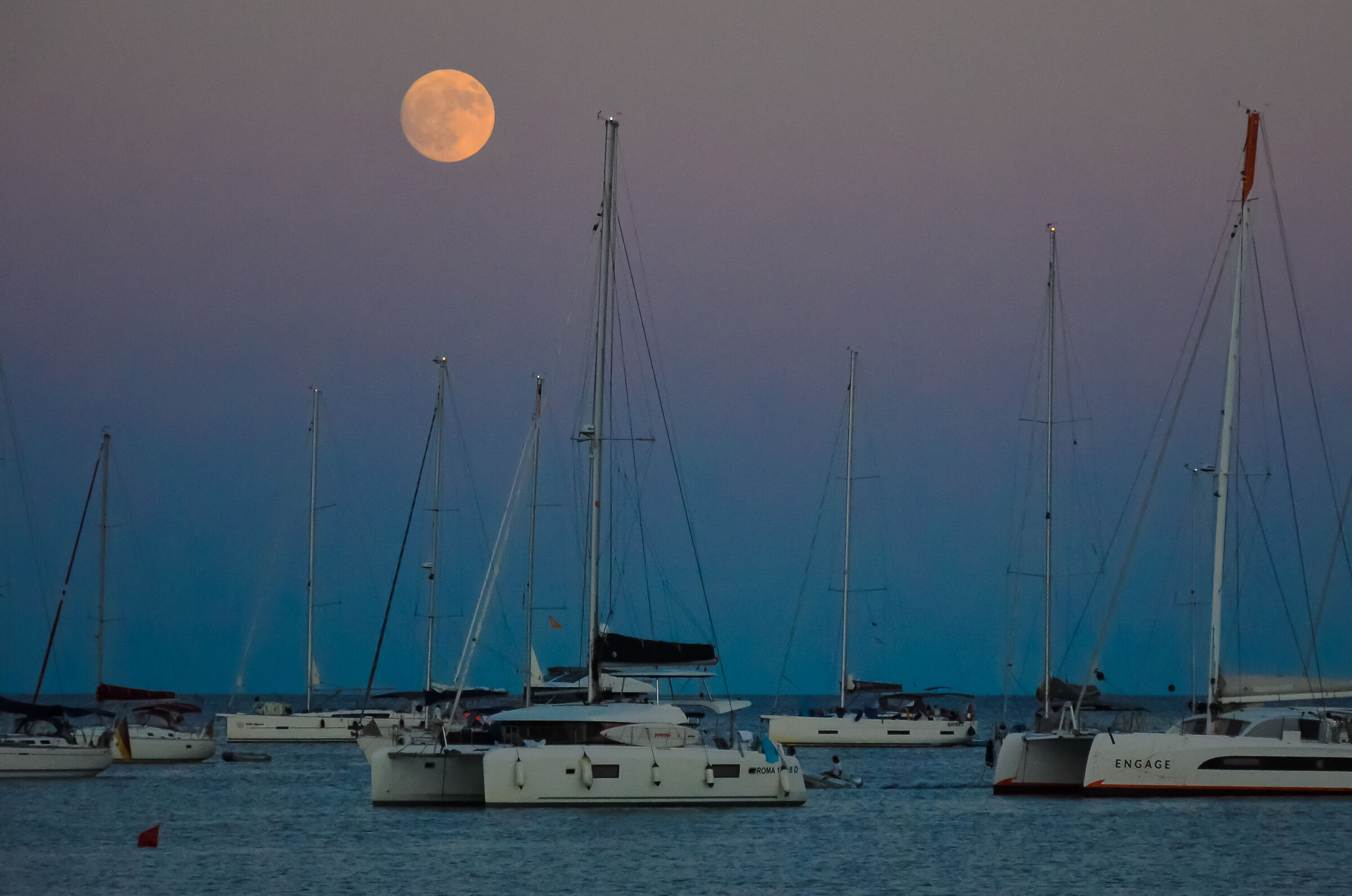 Moon 2025 - Evening magic