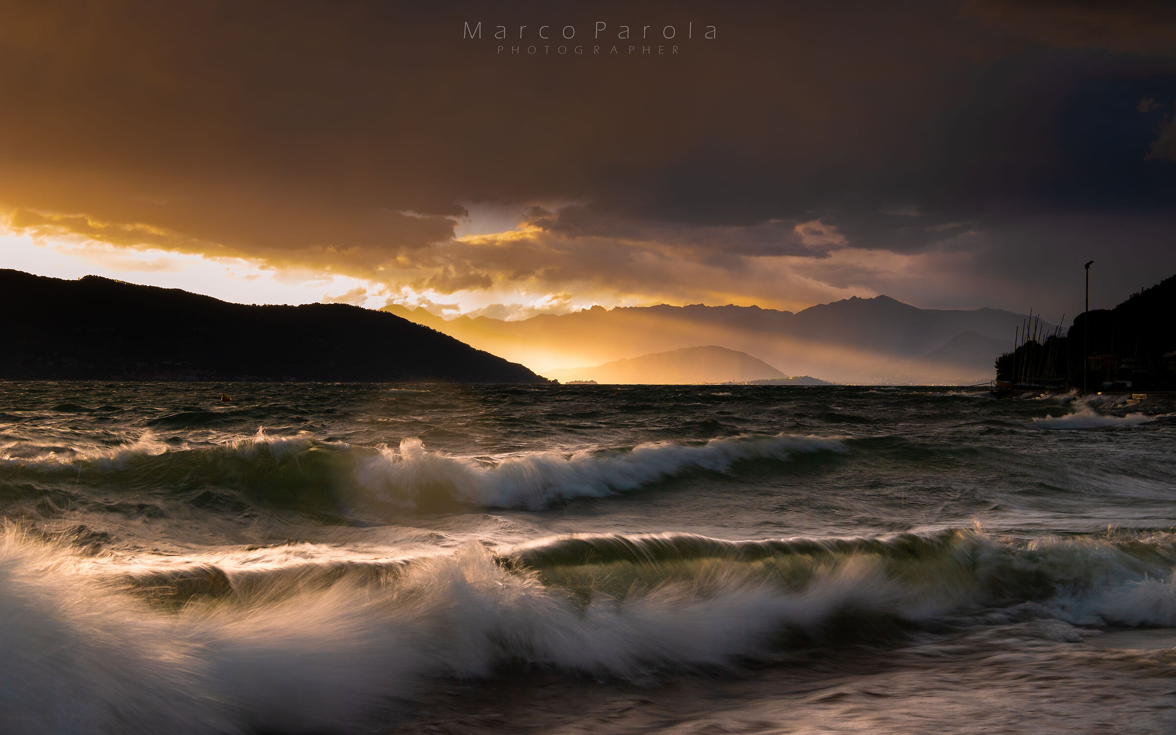 Tramonto - tempesta sul lago maggiore