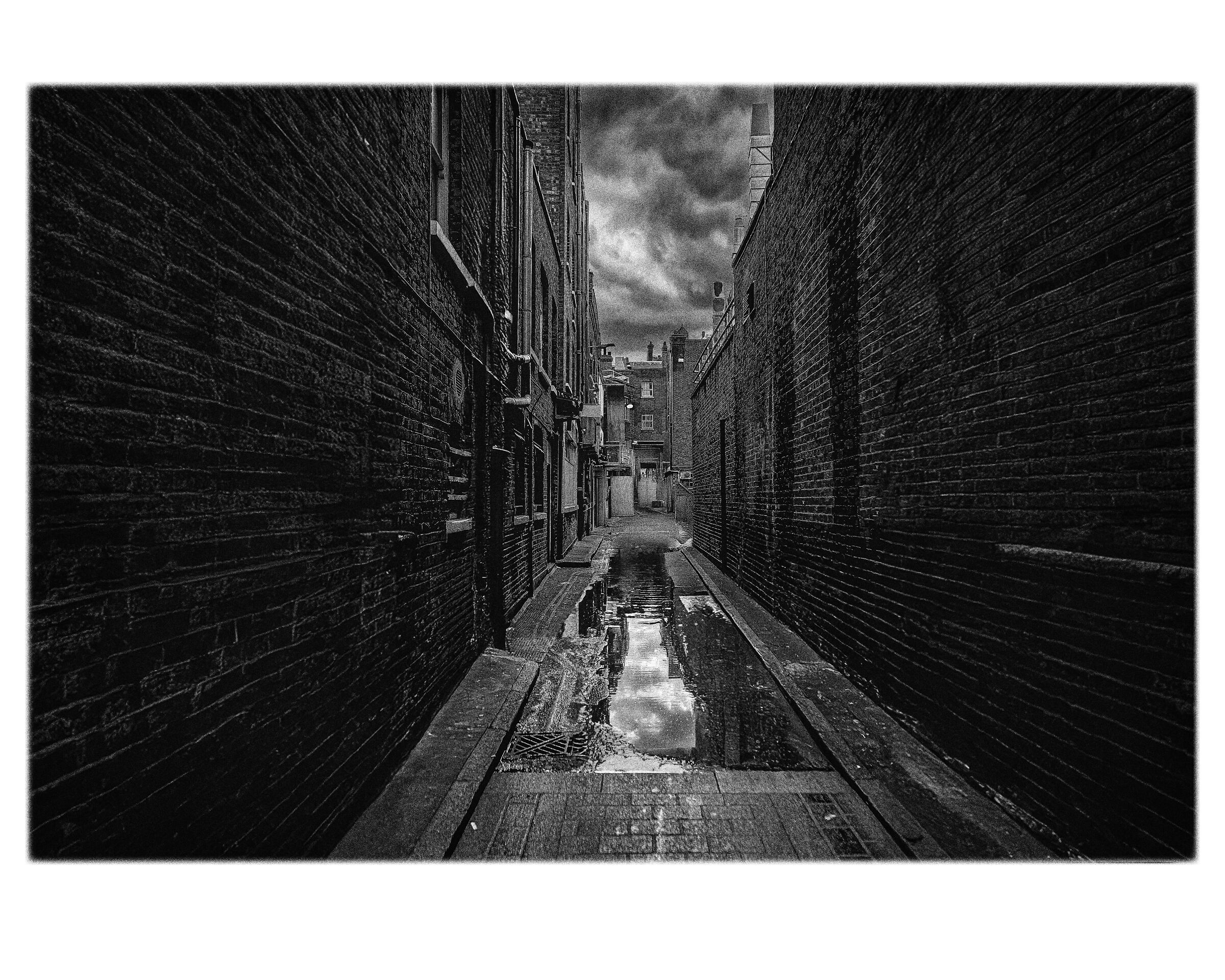 London 2001- ilford HP5 ( analog archive )