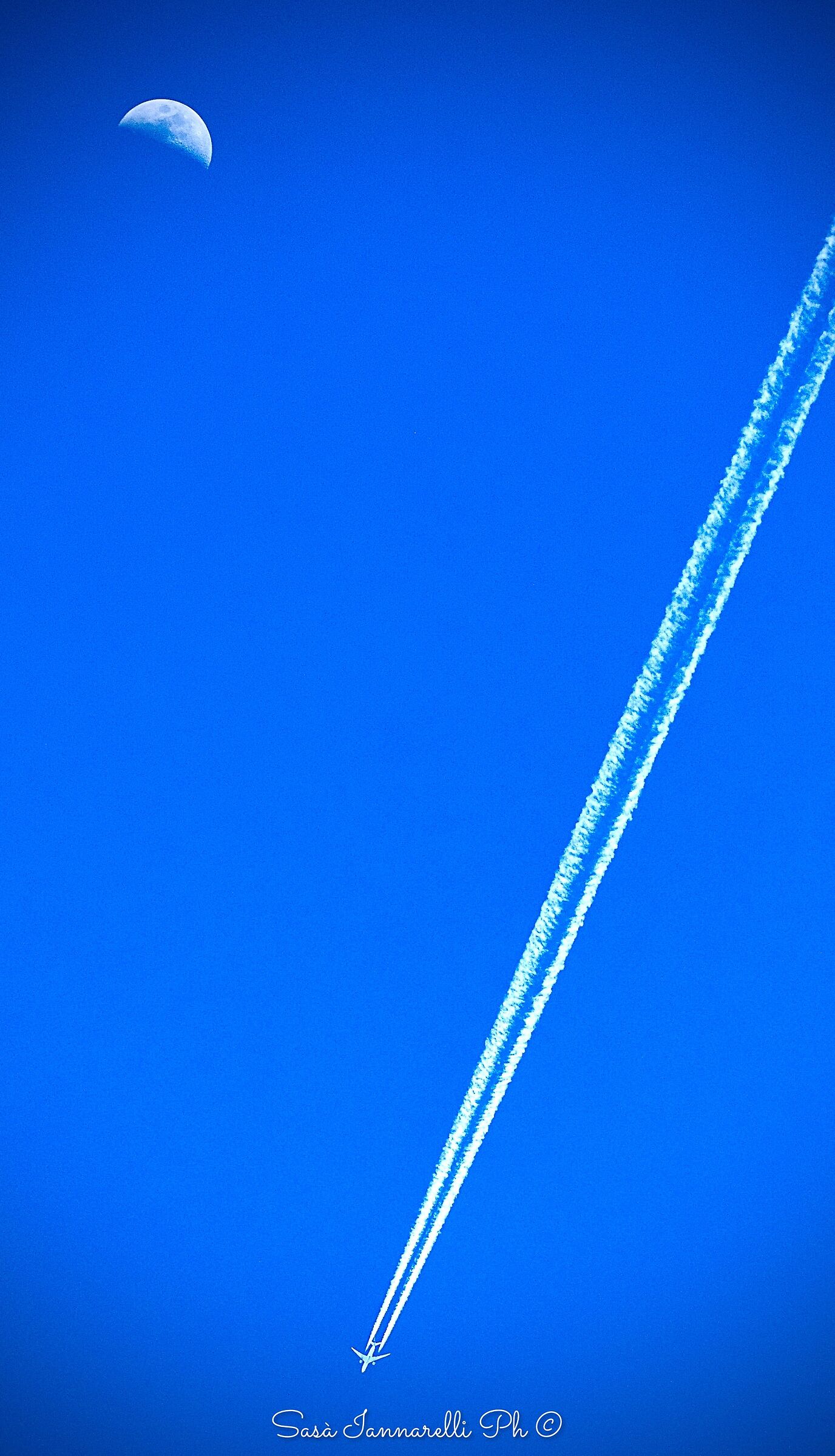 Aero Moon