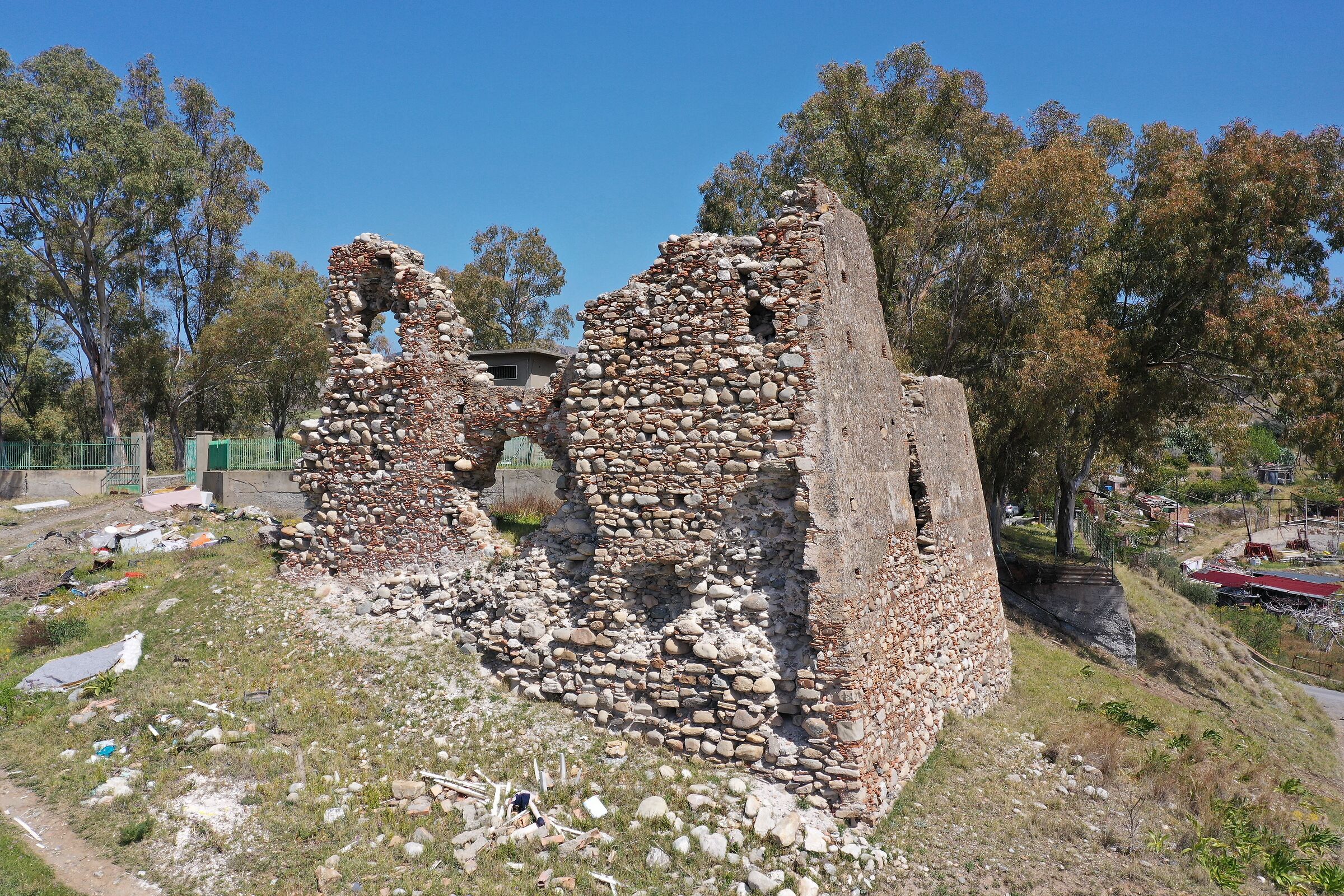 Ruins of the Arab tower... with kit
