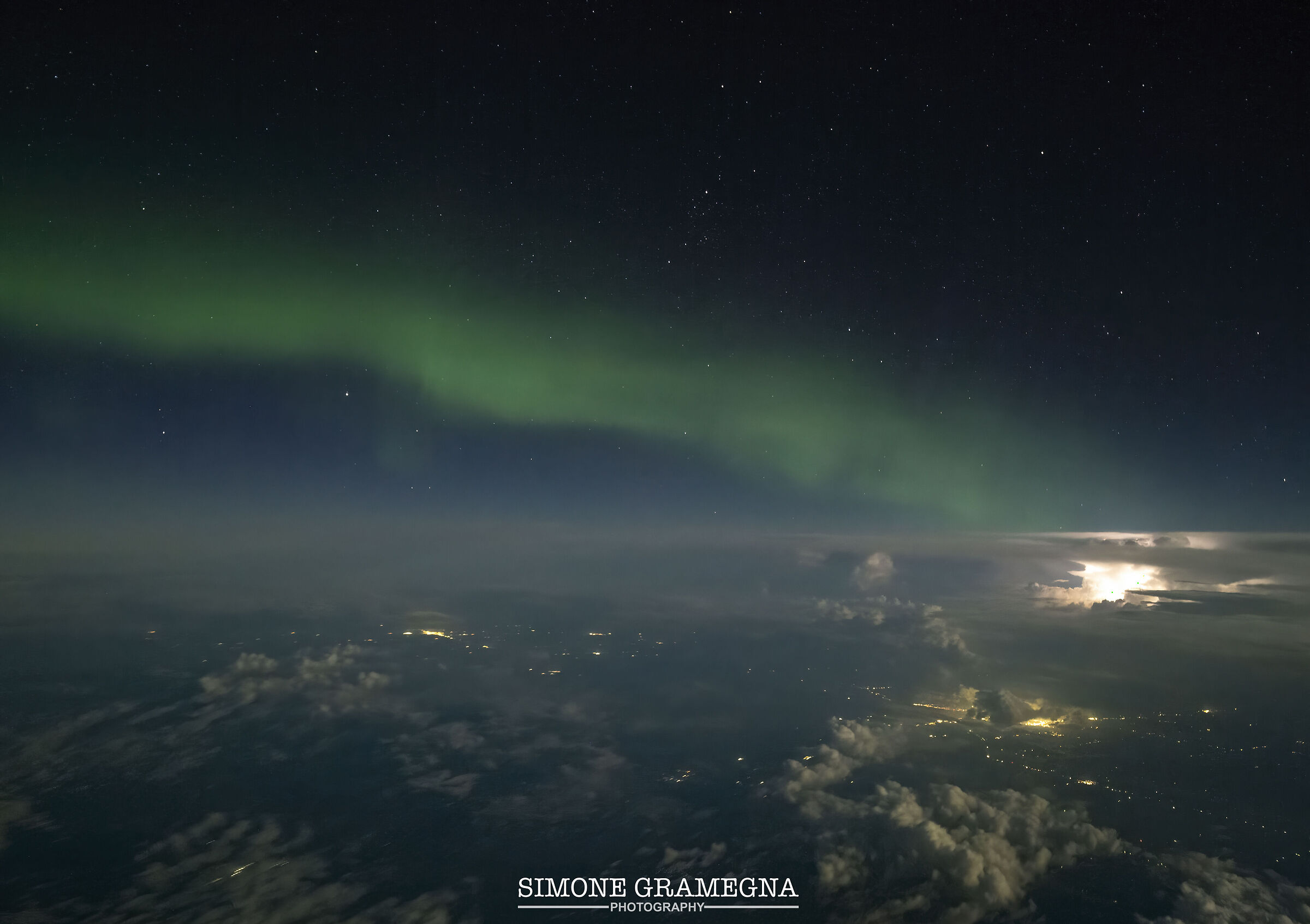 Northern Lights flying over the Atlantic