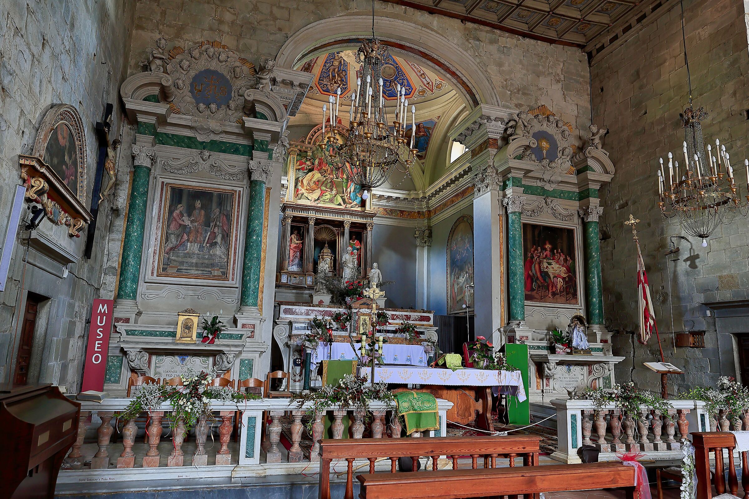 Interior of the church of Popiglio (PT)