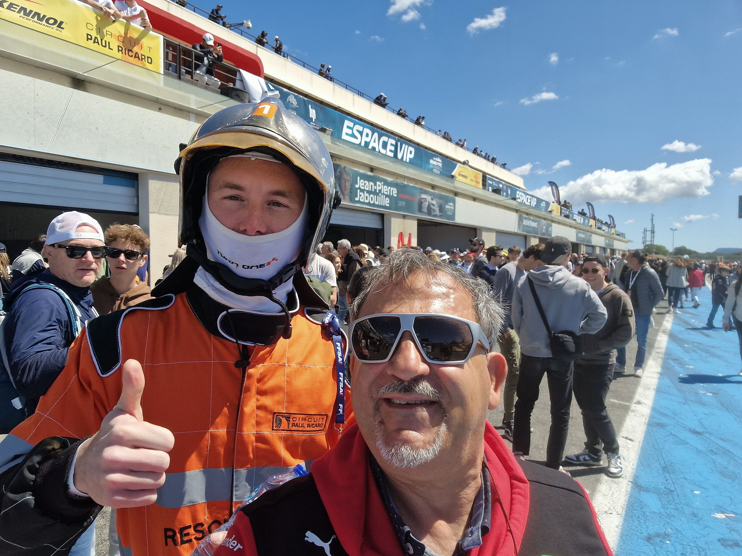 Self-timer photographer