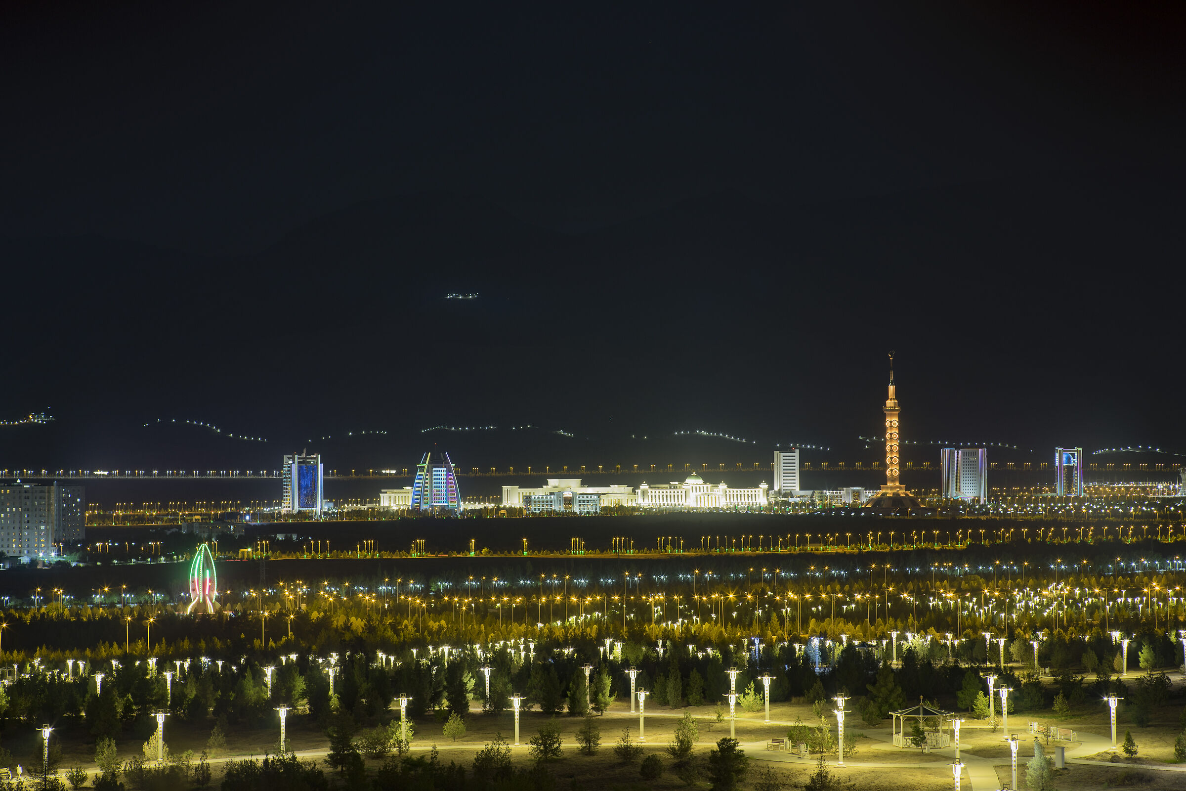 Ashgabat in notturna