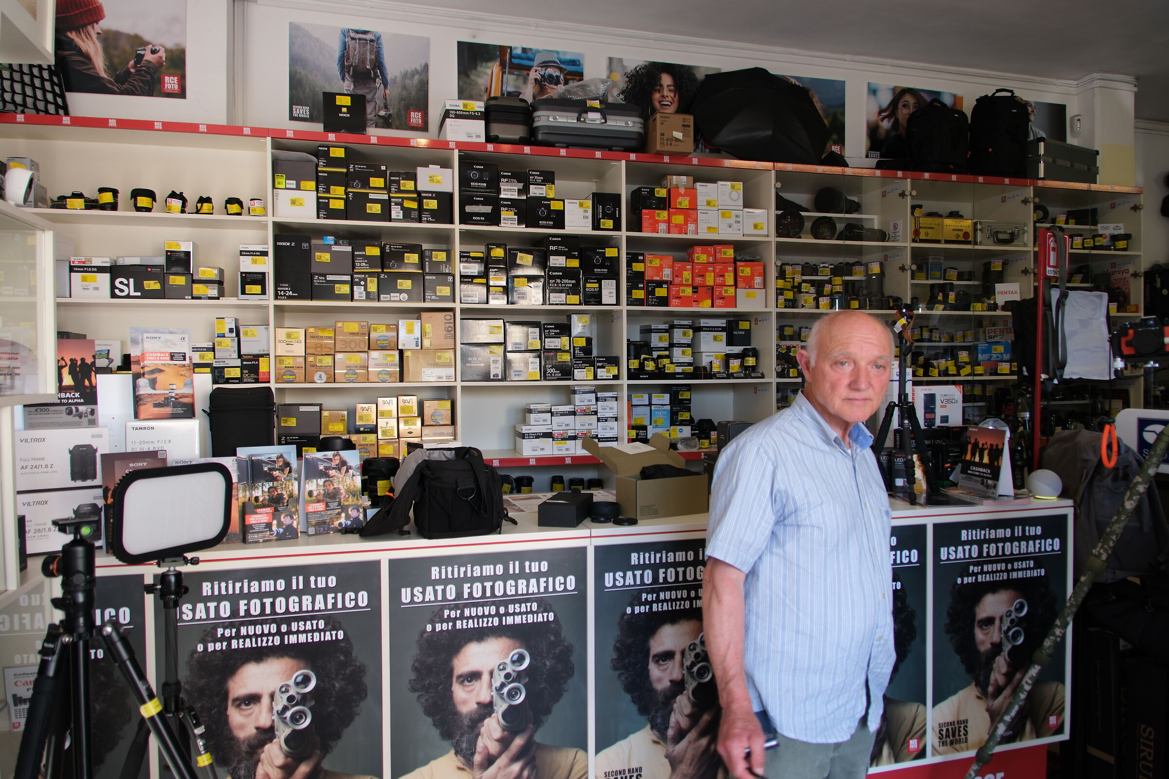 negozio vendita fotocamere