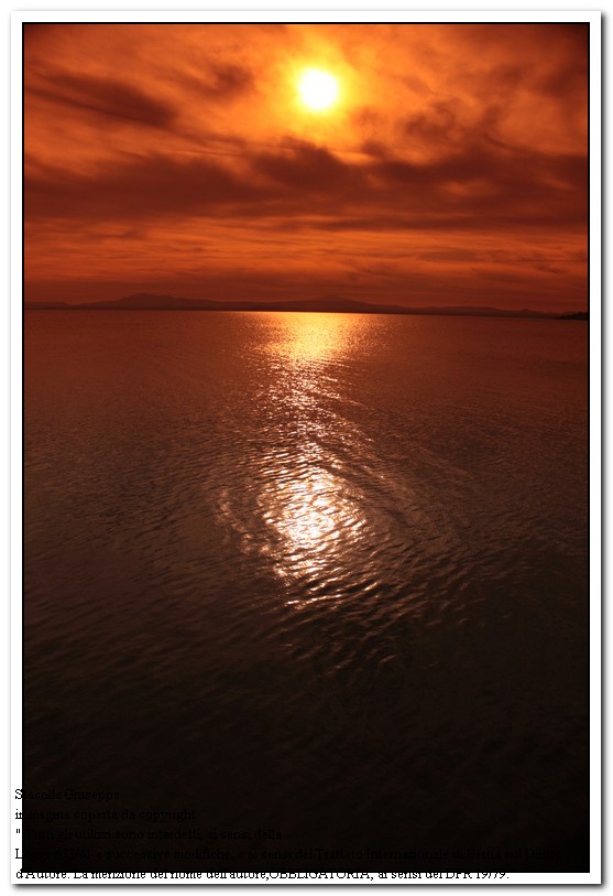 Smile of the sun at the lake