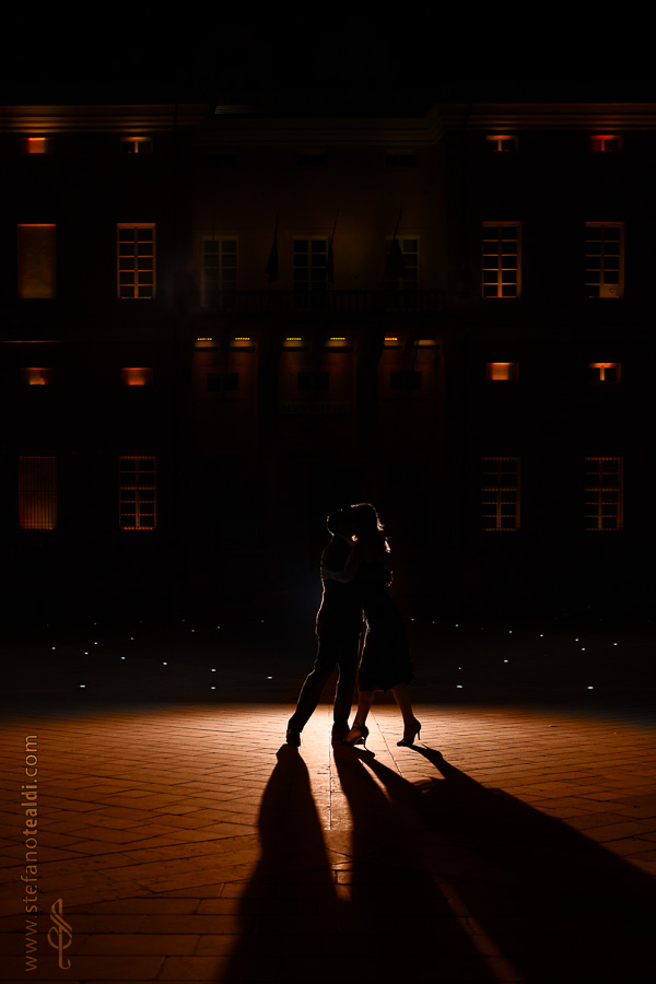 A tango in the night