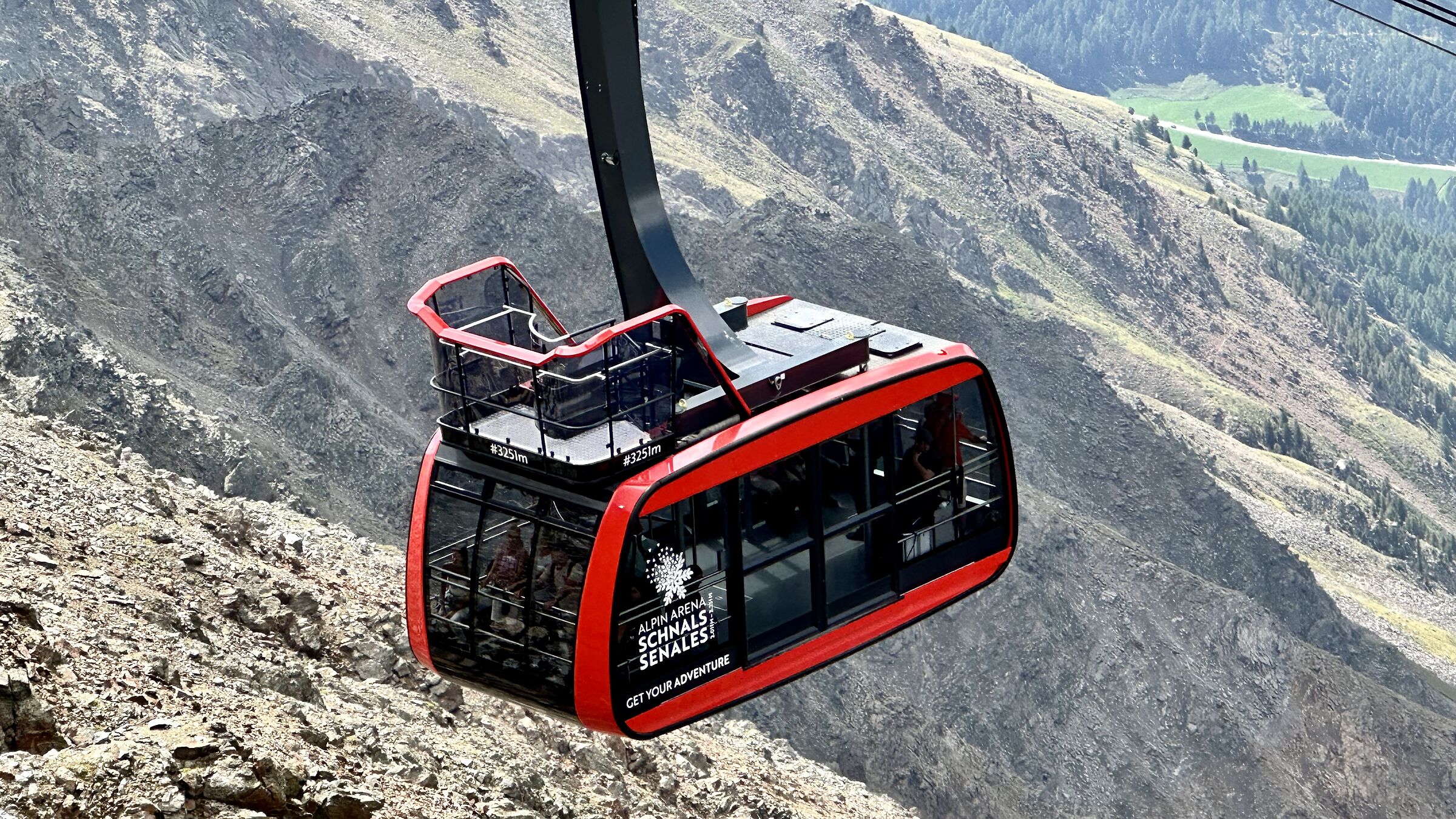 Val Senales (BZ) cable car with small terrace