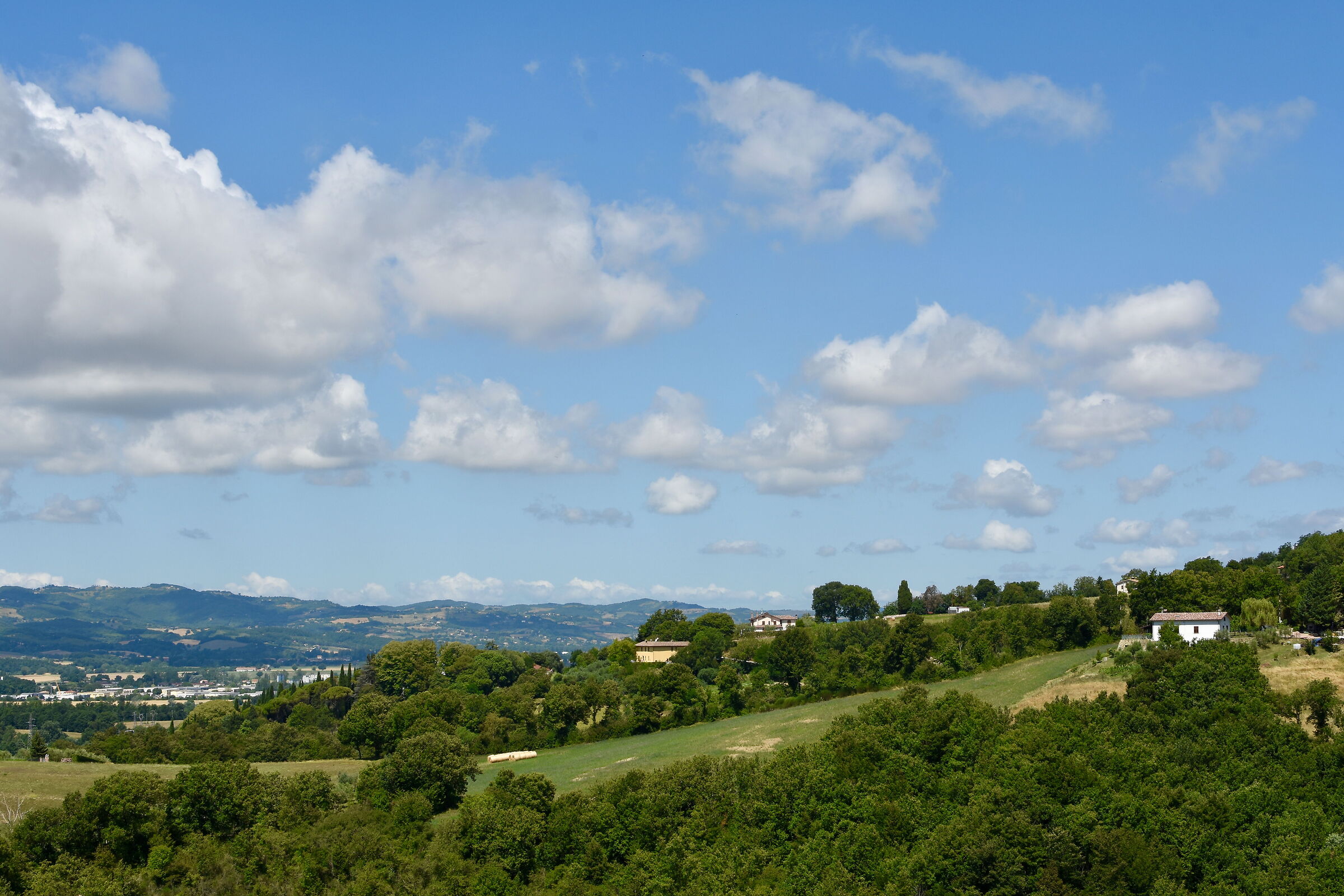 Casa bianca a destra