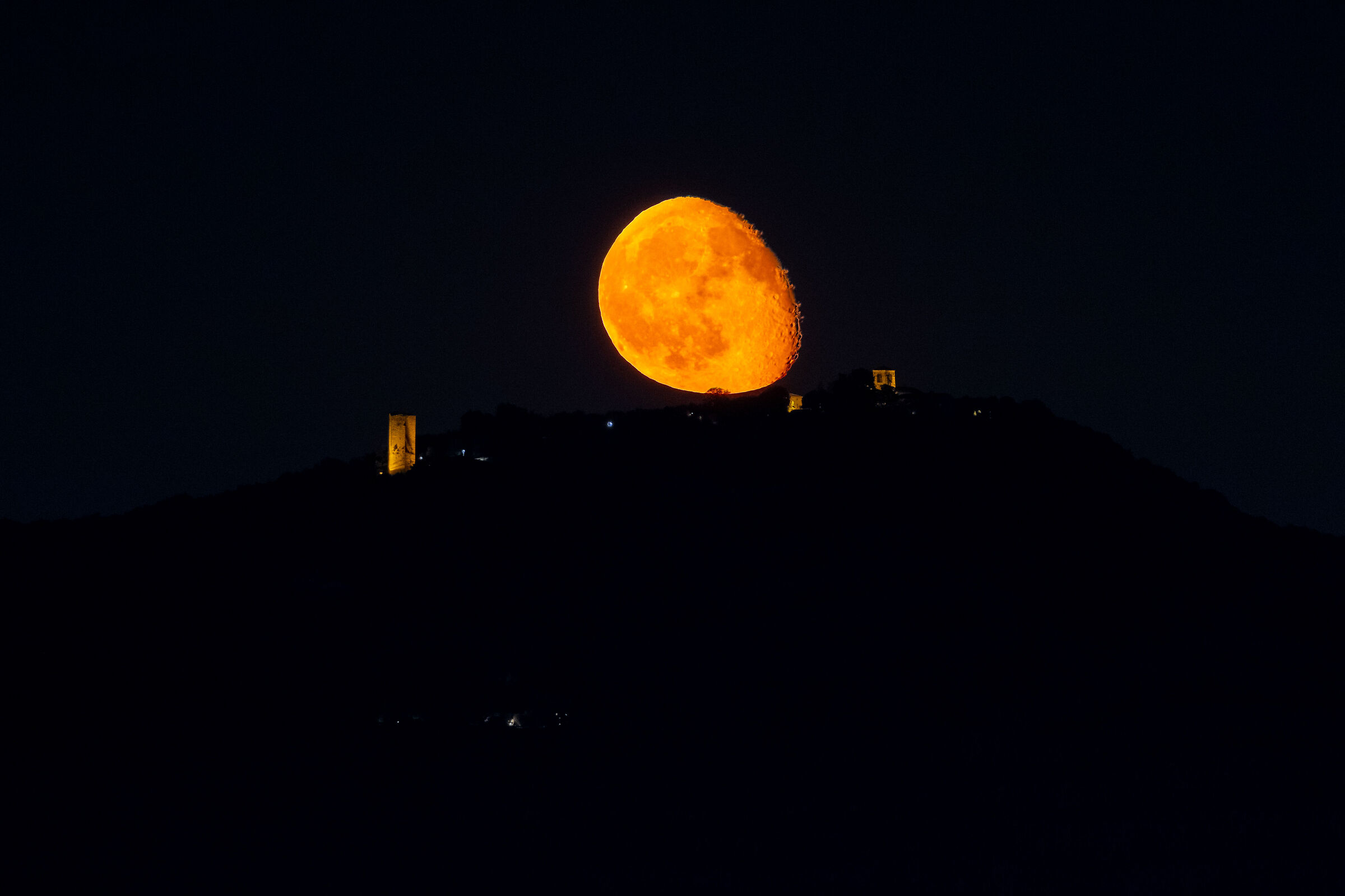 Moon over Monsummano Alto