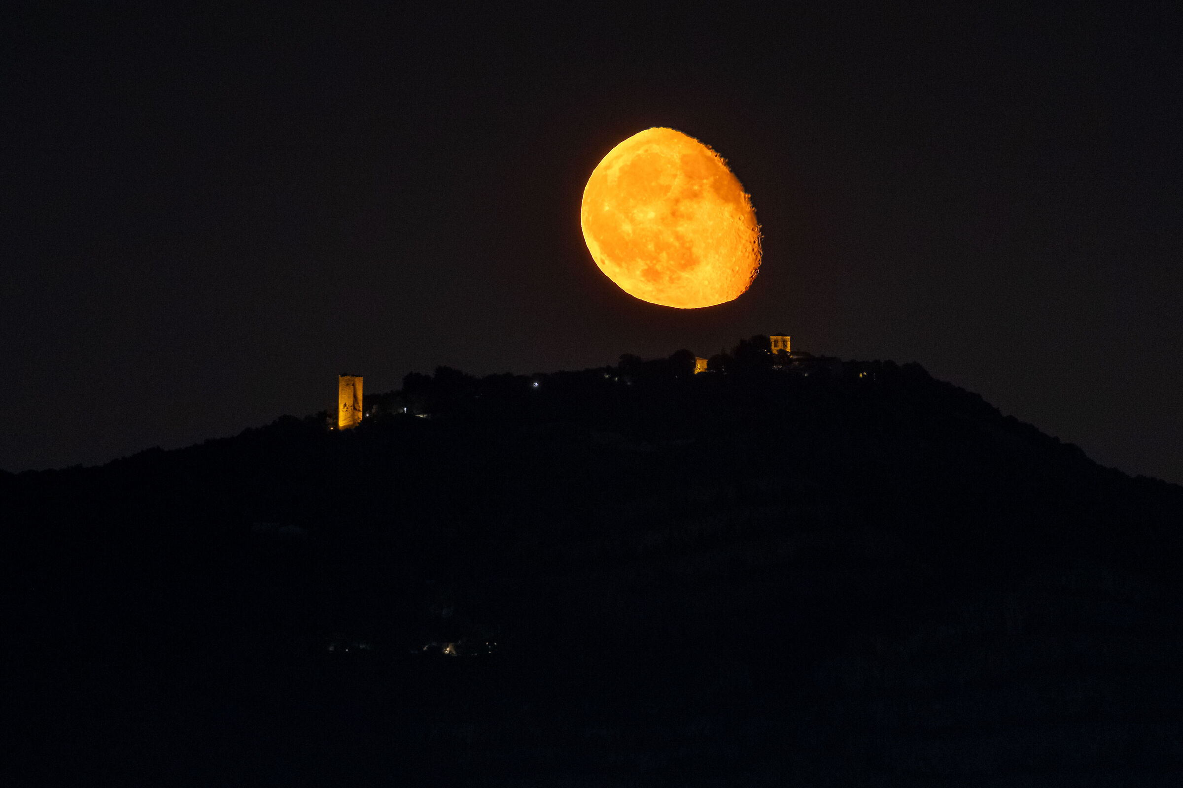 Moon over Monsummano Alto