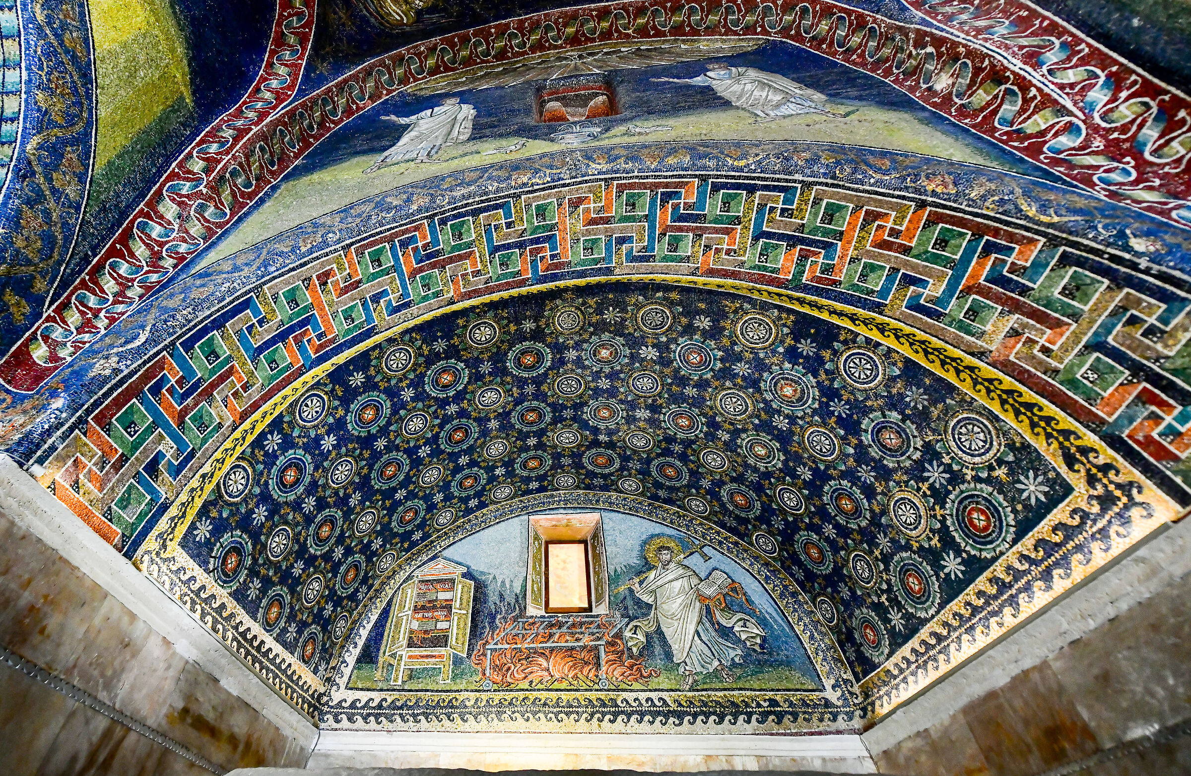 Ravenna-Interior view of the mausoleum of Galla Placidia