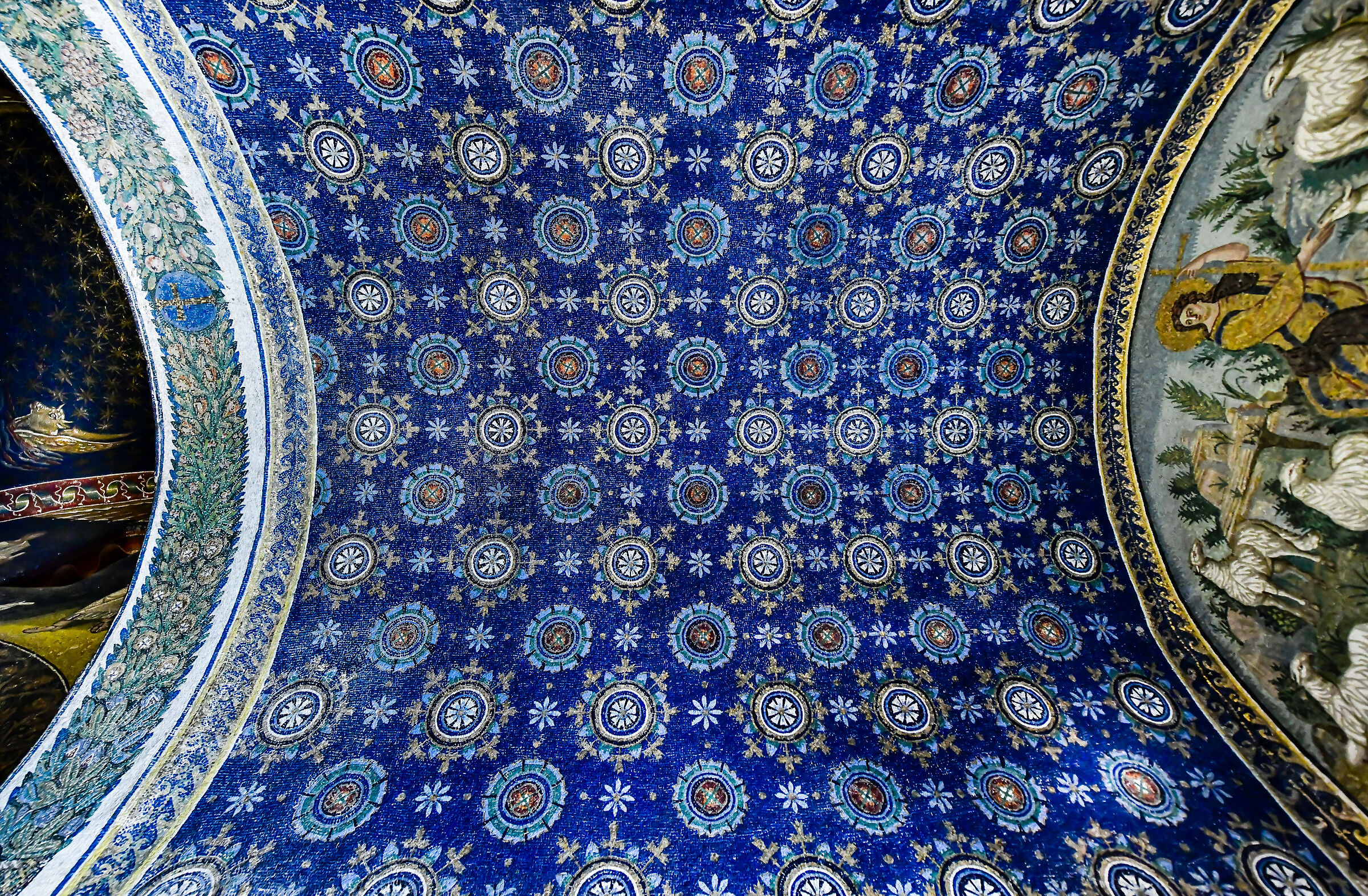 Ravenna-Inside the Galla Placidia mausoleum