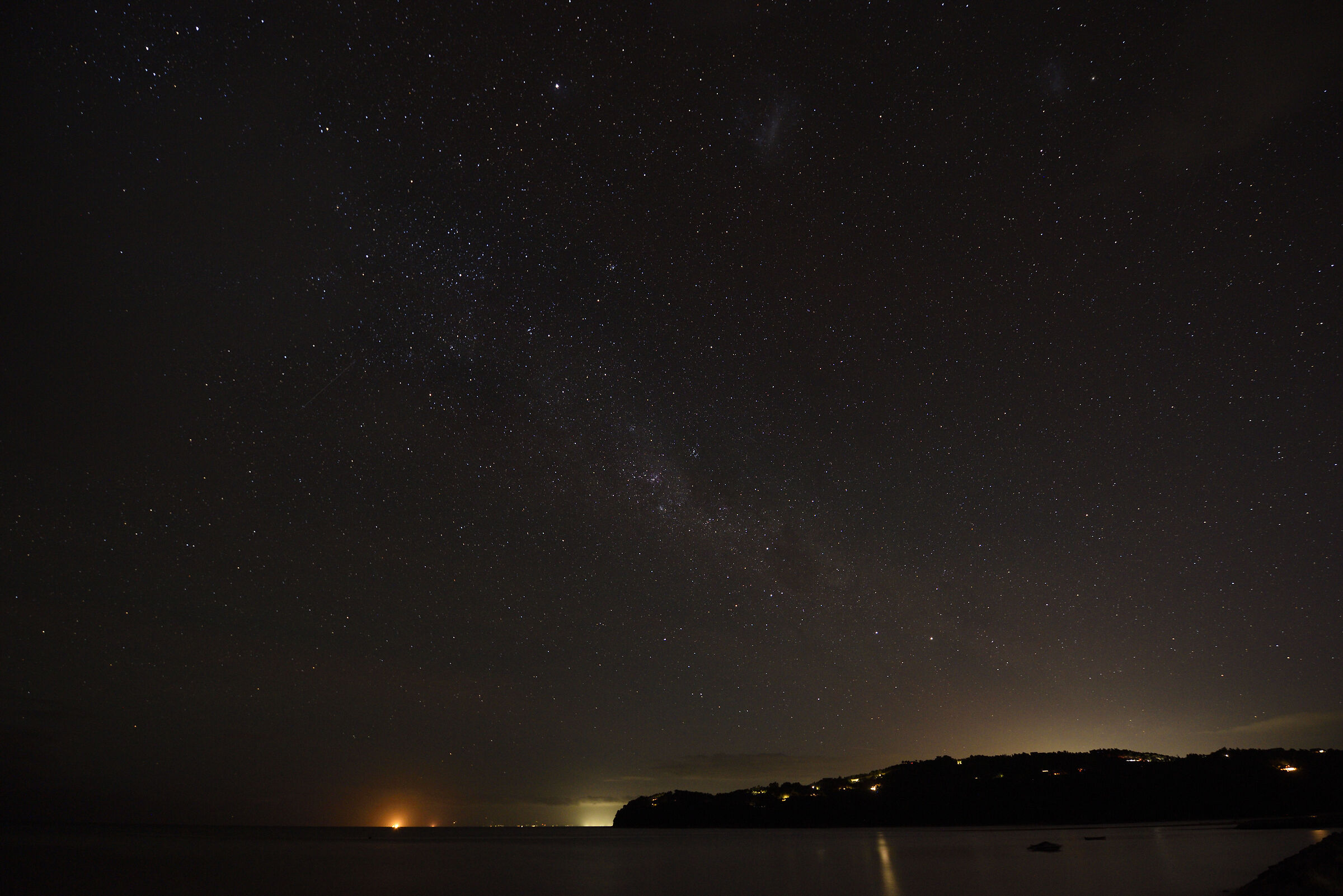 Marahau beach - Stars and lights from South