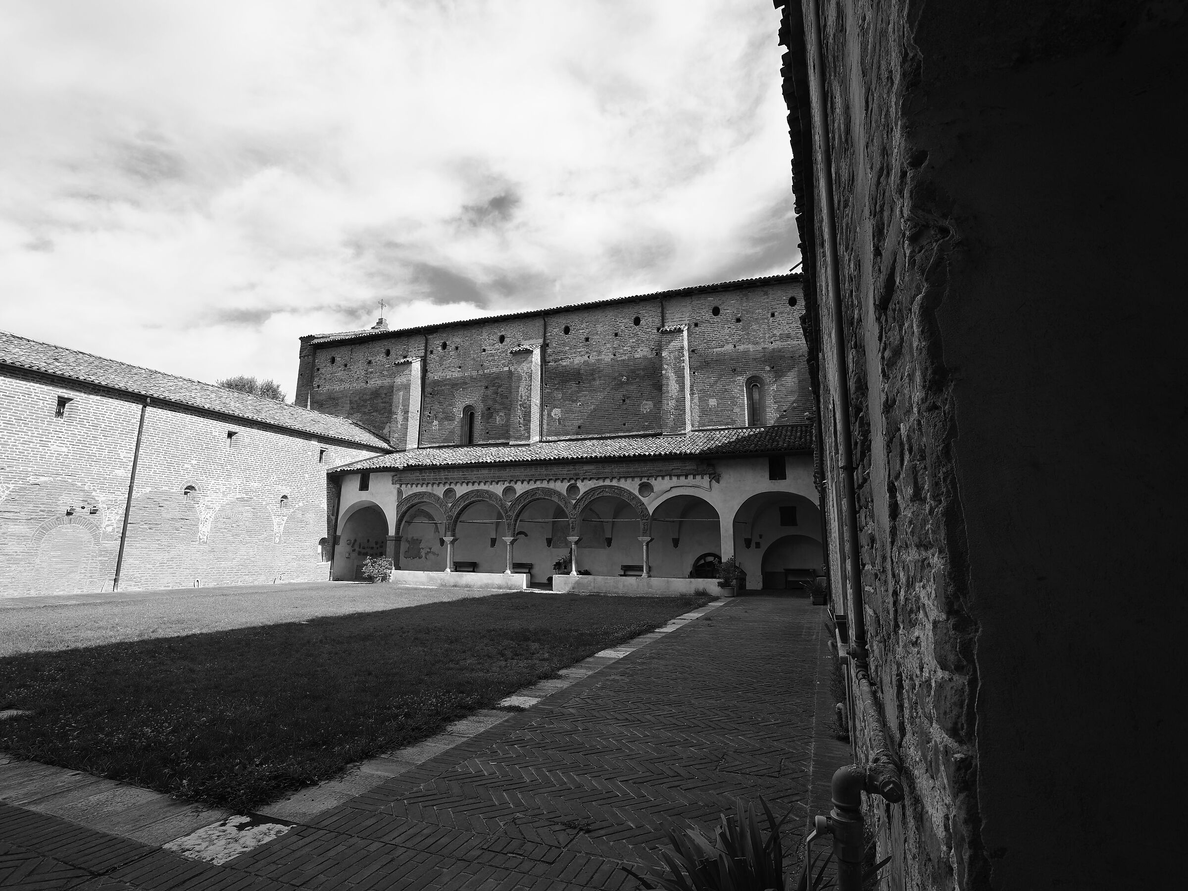 i resti del chiostrino rinascimentale