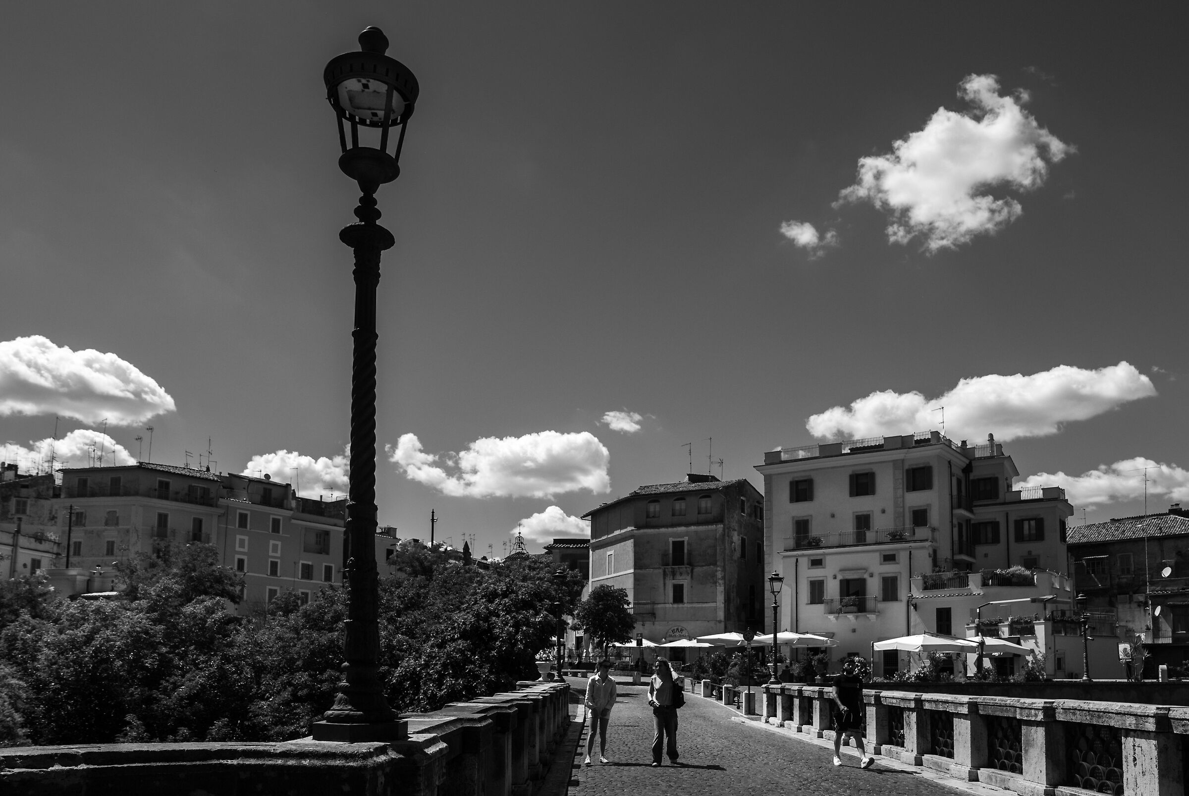 Ponte Garibaldi, Tivoli