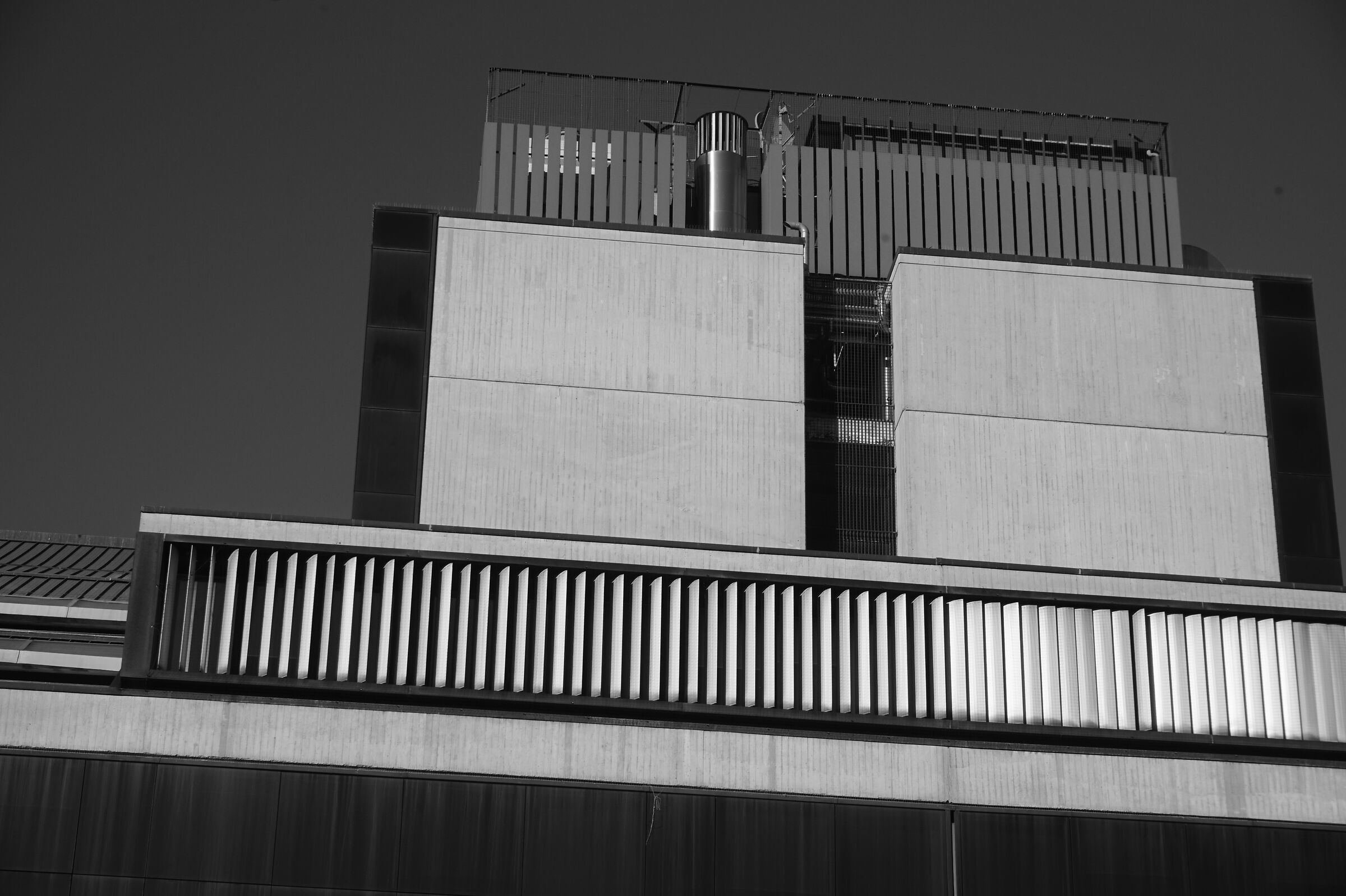 034