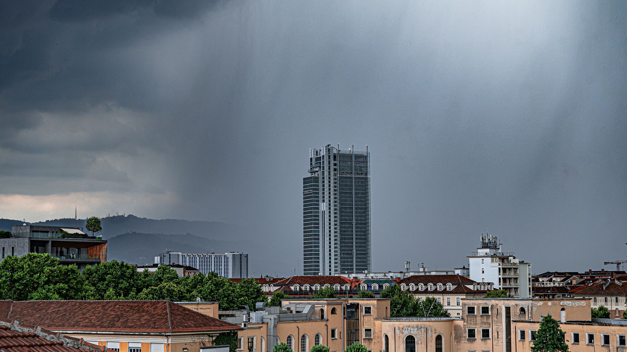Tempesta sulla collina