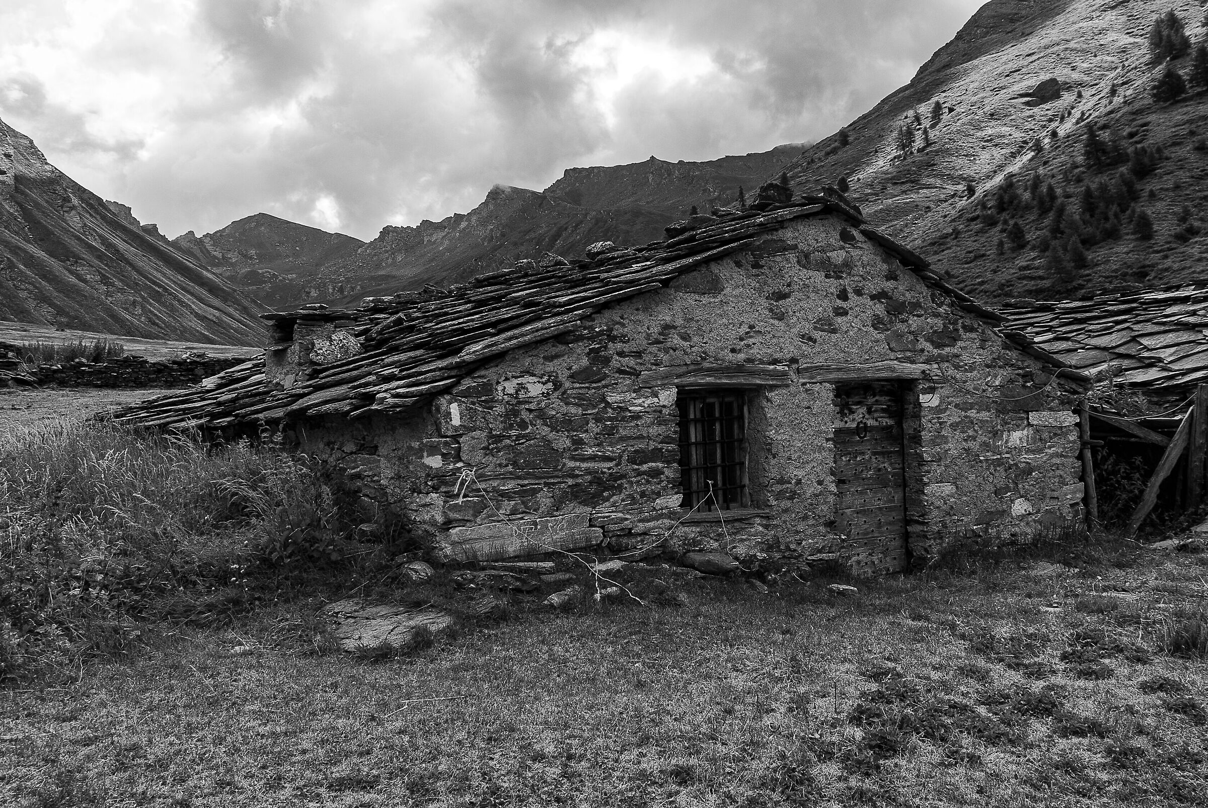 Hut in the Soustra Valley