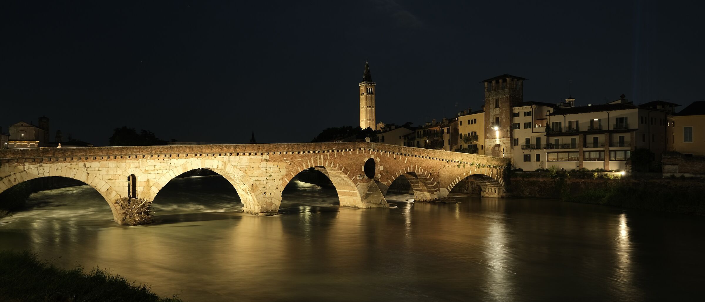 Verona - Ponte Pietra Notte