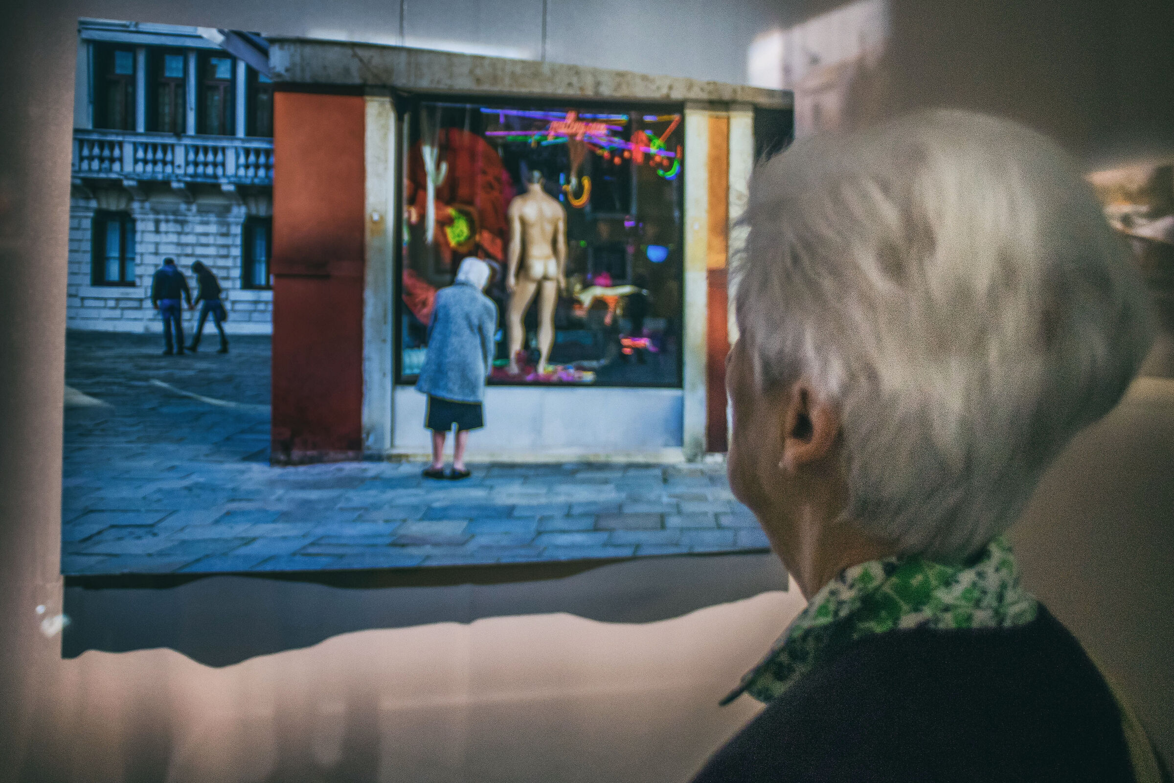 In the frame, out of the frame