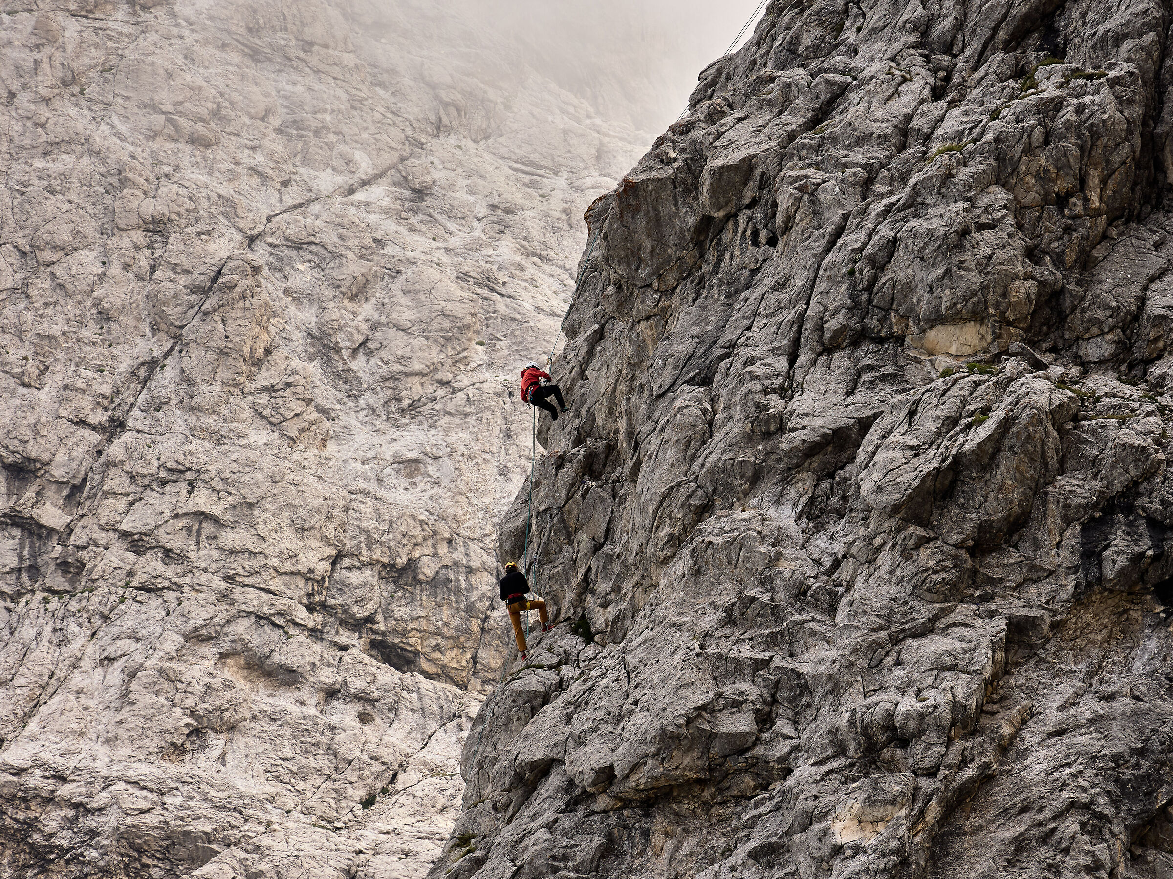 GRAN SASSO: mountaineers on the Franchetti Spur