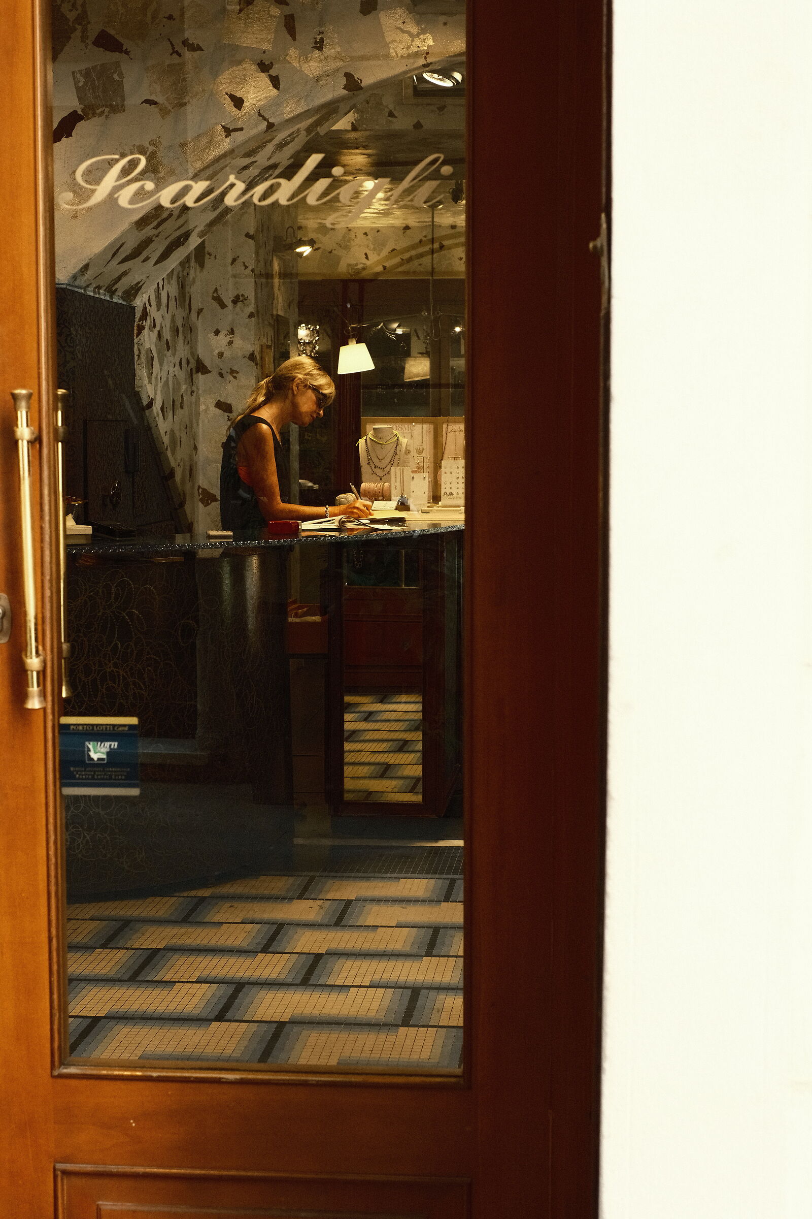 Lady works in the shop