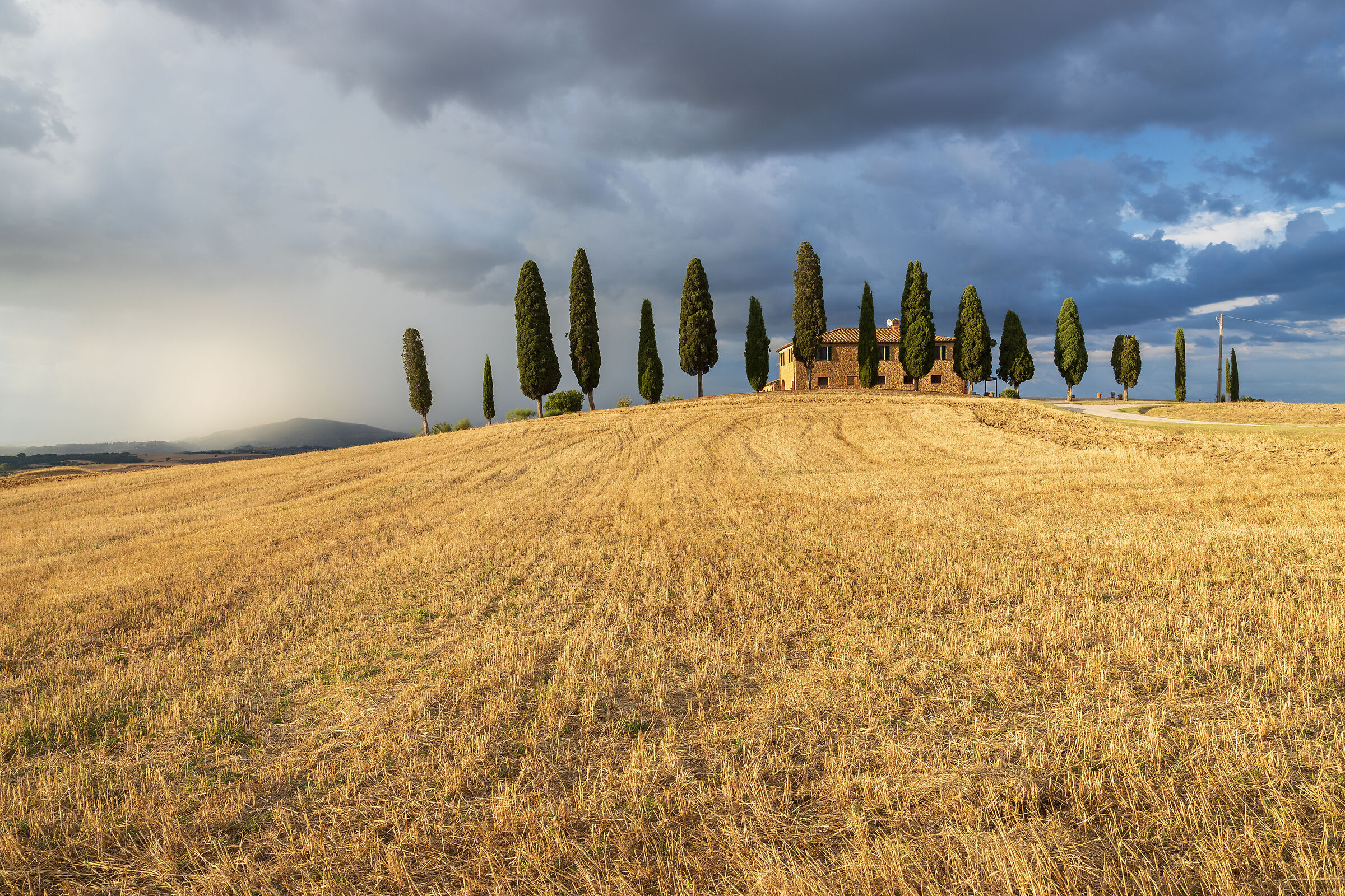 Temporale in arrivo in Val d'Orcia
